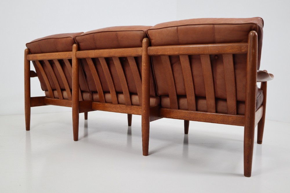 Mid century modern Leather Sofa Mid-20th century