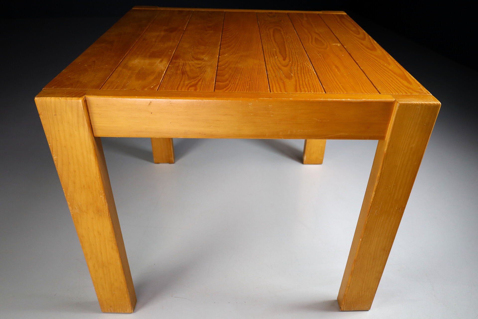 Mid century modern Les Arcs Extendable Pine Dining Table by Charlotte Perriand, France 1960s Mid-20th century