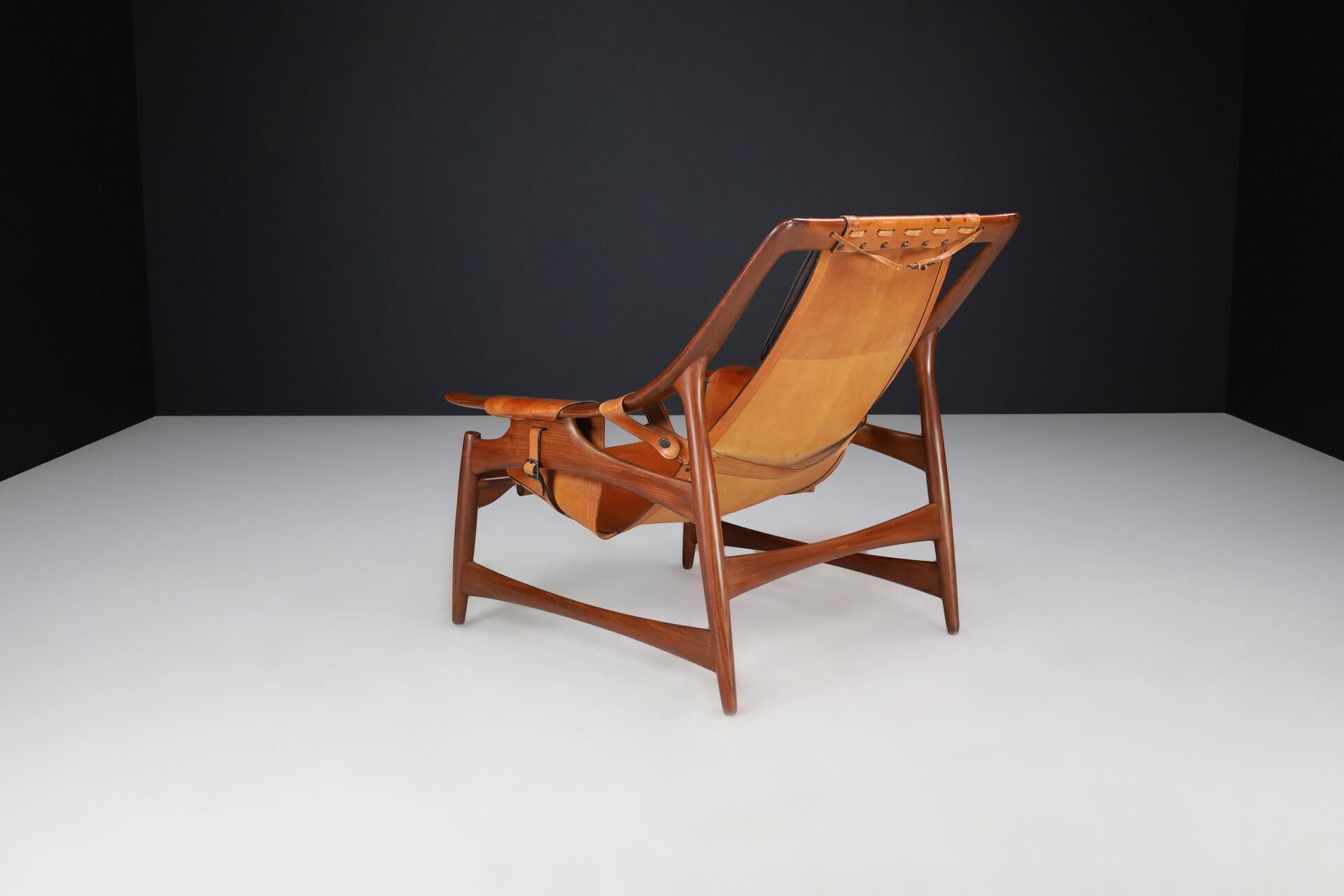 Mid century modern Liceu de Artes e Oficios Cognac Leather Lounge Chair and Ottoman, Brazil 1960s Mid-20th century