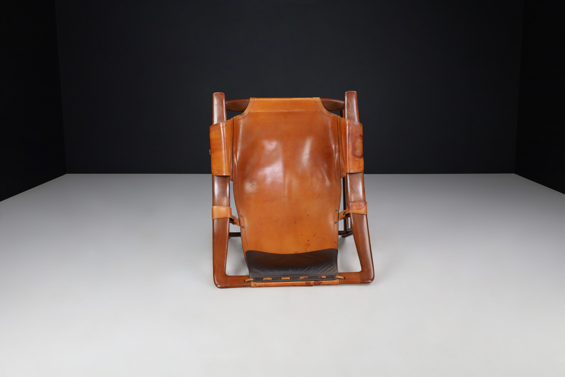 Mid century modern Liceu de Artes e Oficios Cognac Leather Lounge Chair and Ottoman, Brazil 1960s Mid-20th century