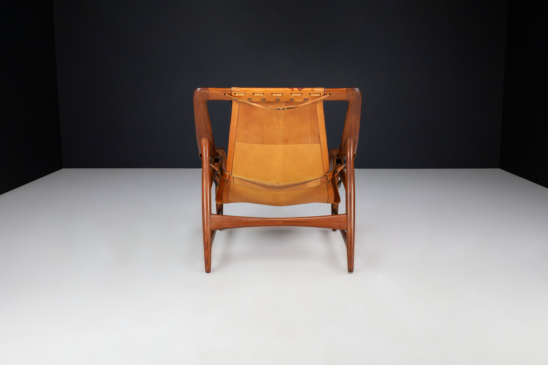 Mid century modern Liceu de Artes e Oficios Cognac Leather Lounge Chair and Ottoman, Brazil 1960s Mid-20th century