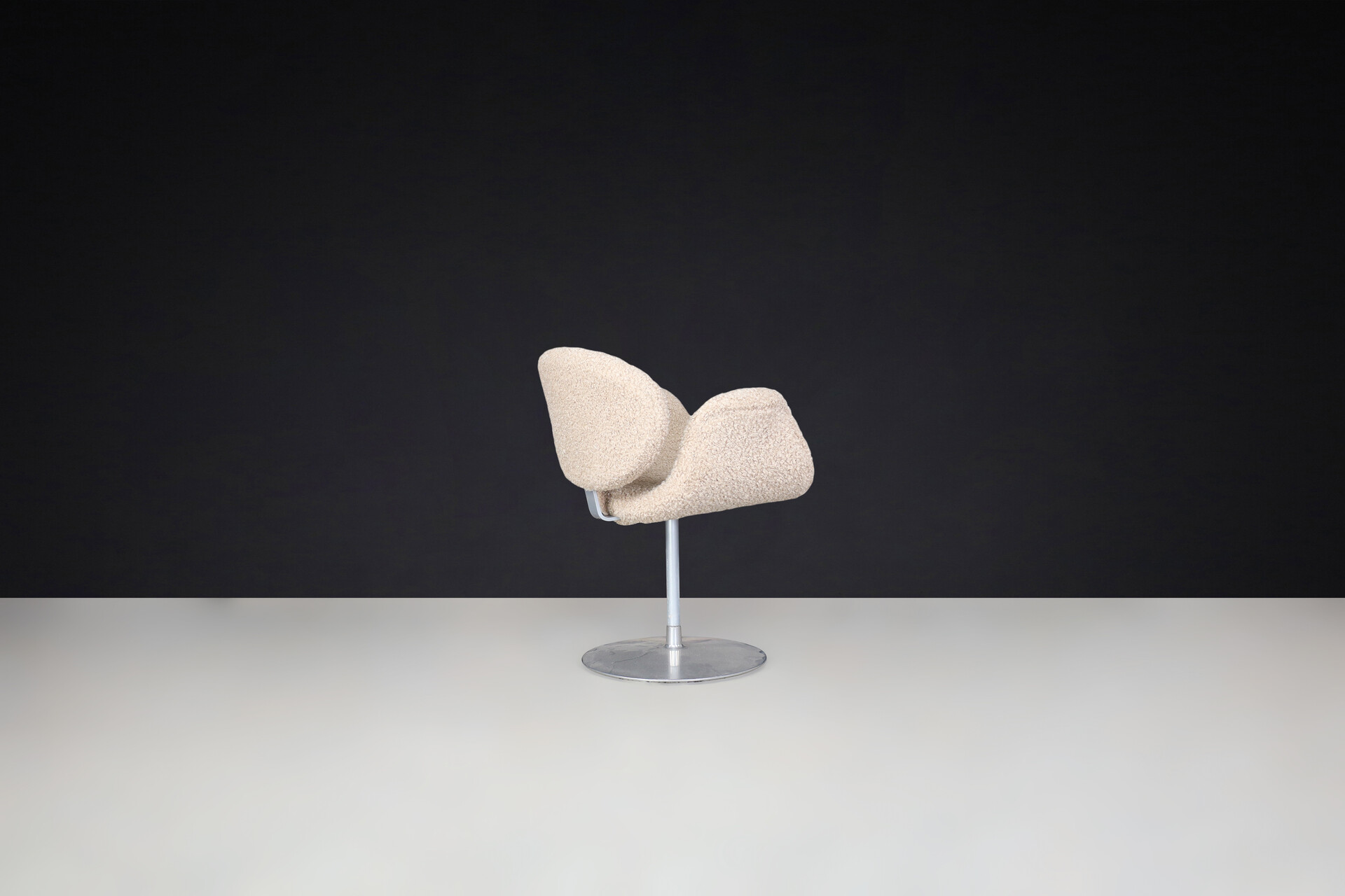 Mid century modern Little Tulip Armchairs in Bouclé upholstery by Pierre Paulin for Artifort, 1980s Late-20th century