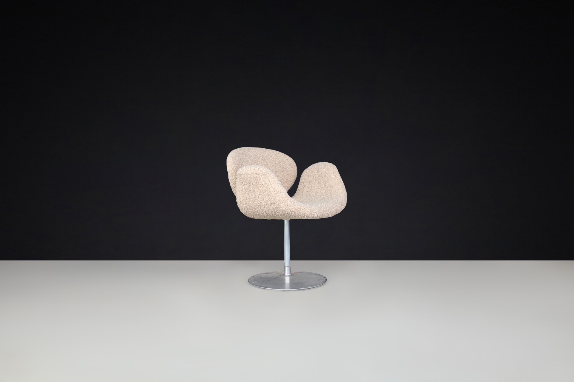 Mid century modern Little Tulip Armchairs in Bouclé upholstery by Pierre Paulin for Artifort, 1980s Late-20th century