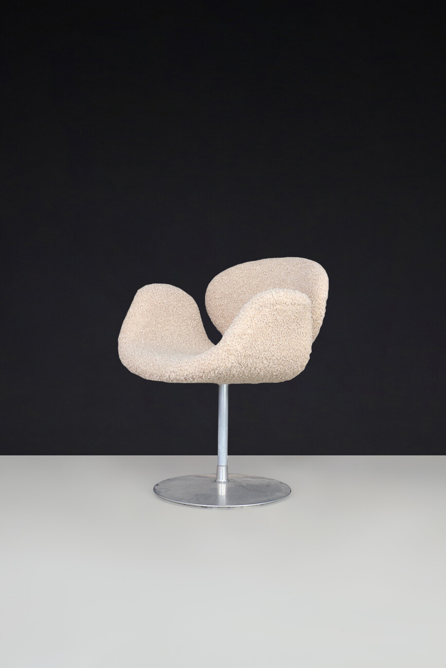 Mid century modern Little Tulip Armchairs in Bouclé upholstery by Pierre Paulin for Artifort, 1980s Late-20th century