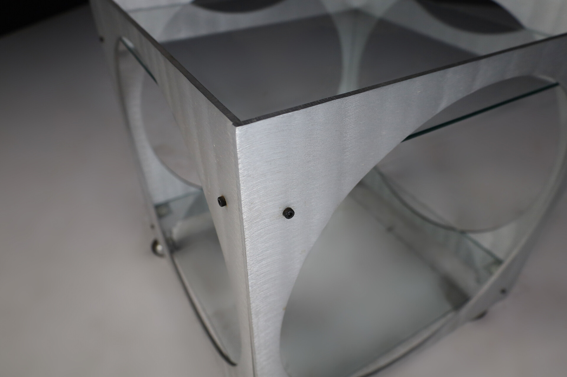 Mid century modern Lorenzo Burchiellaro Cubic Bar Cart in Metal and Glass Italy 1970s. Mid-20th century