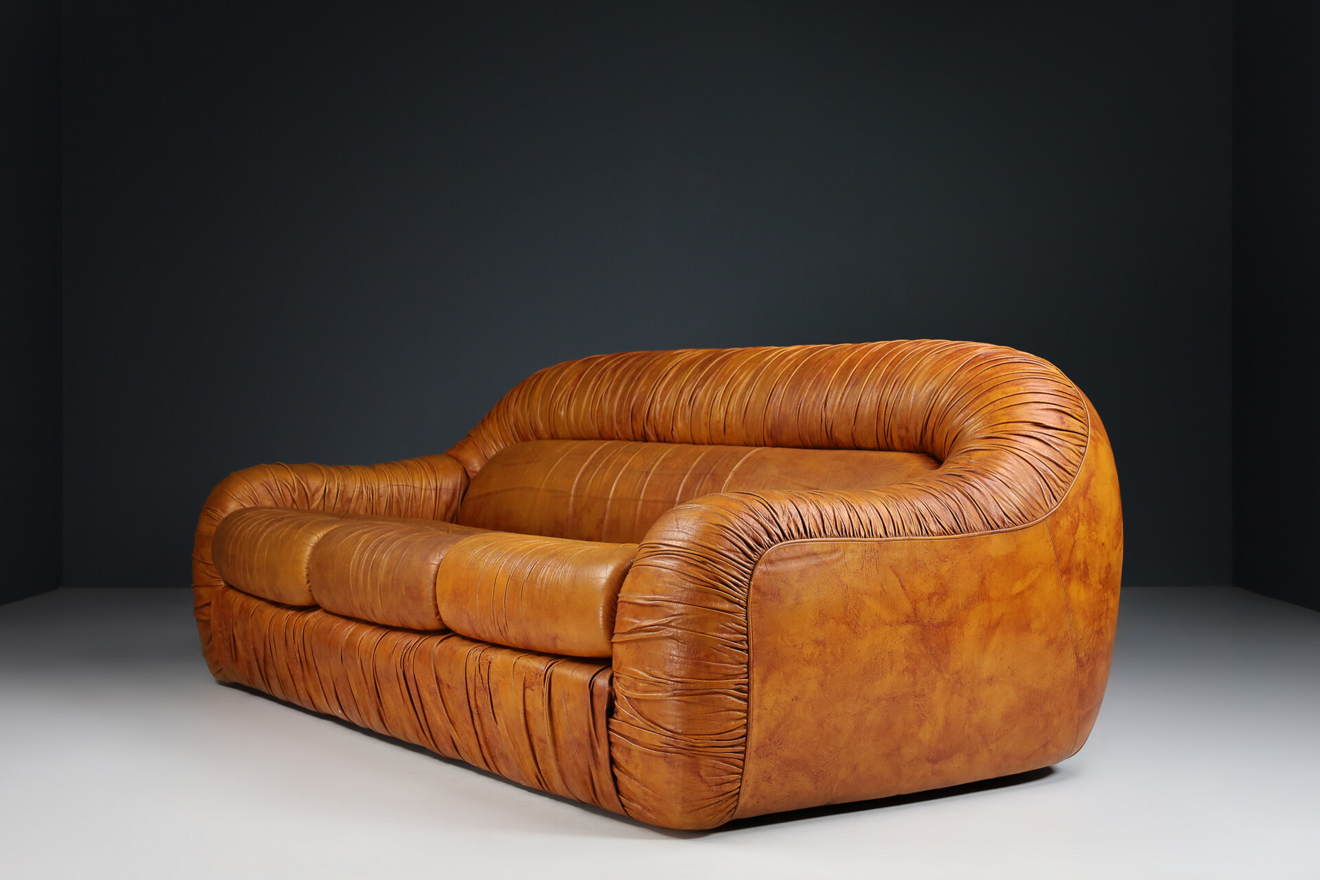 Mid century modern Lounge sofa in original brown leather, designed by  George Bighinello for Eurosalotto, model 'Capriccio' Italy 1970s Late-20th  century - Sofas and Benches - Seating - Davidowski