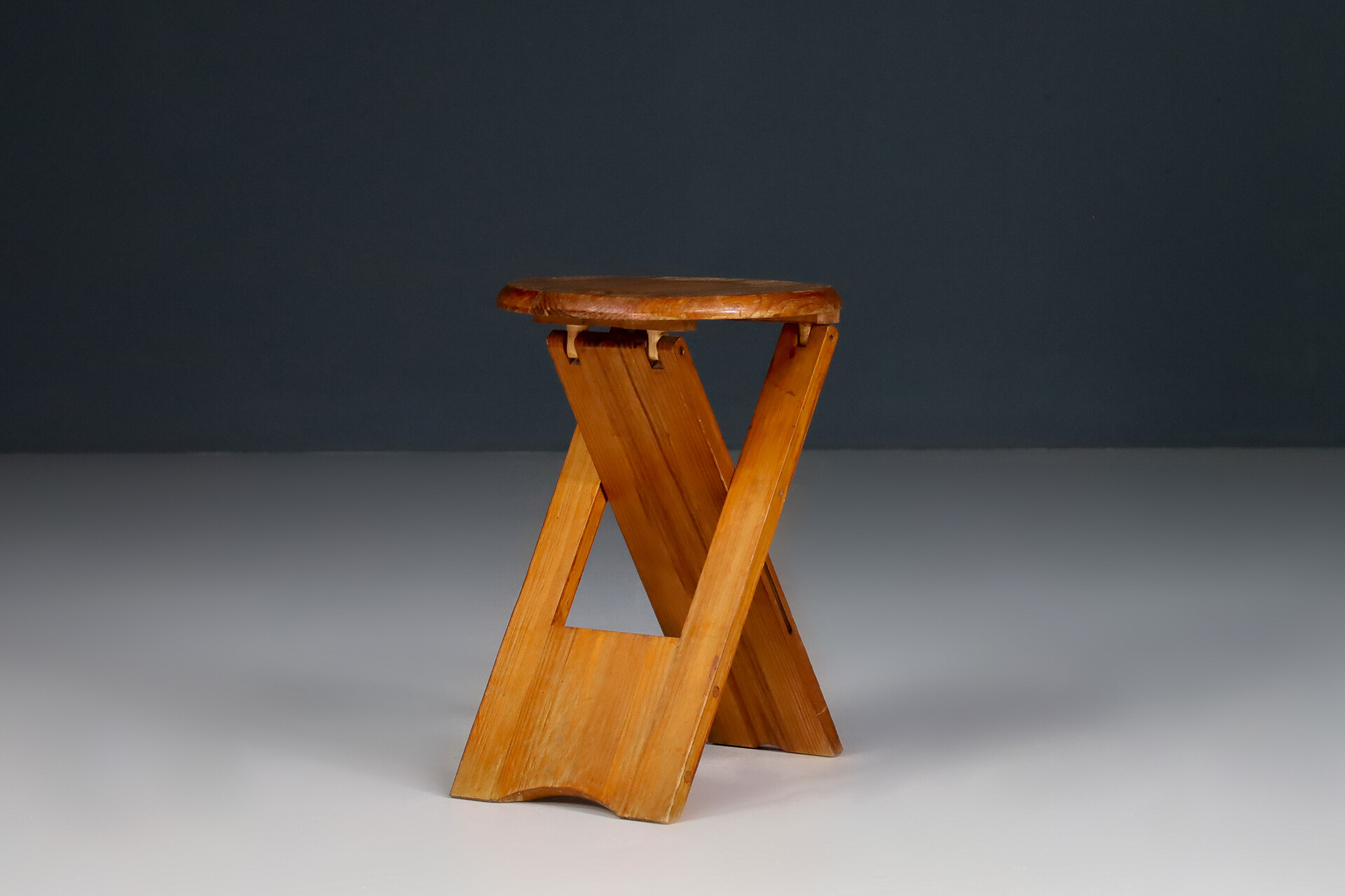 185: ROGER TALLON, TS folding stool < A Seat for One