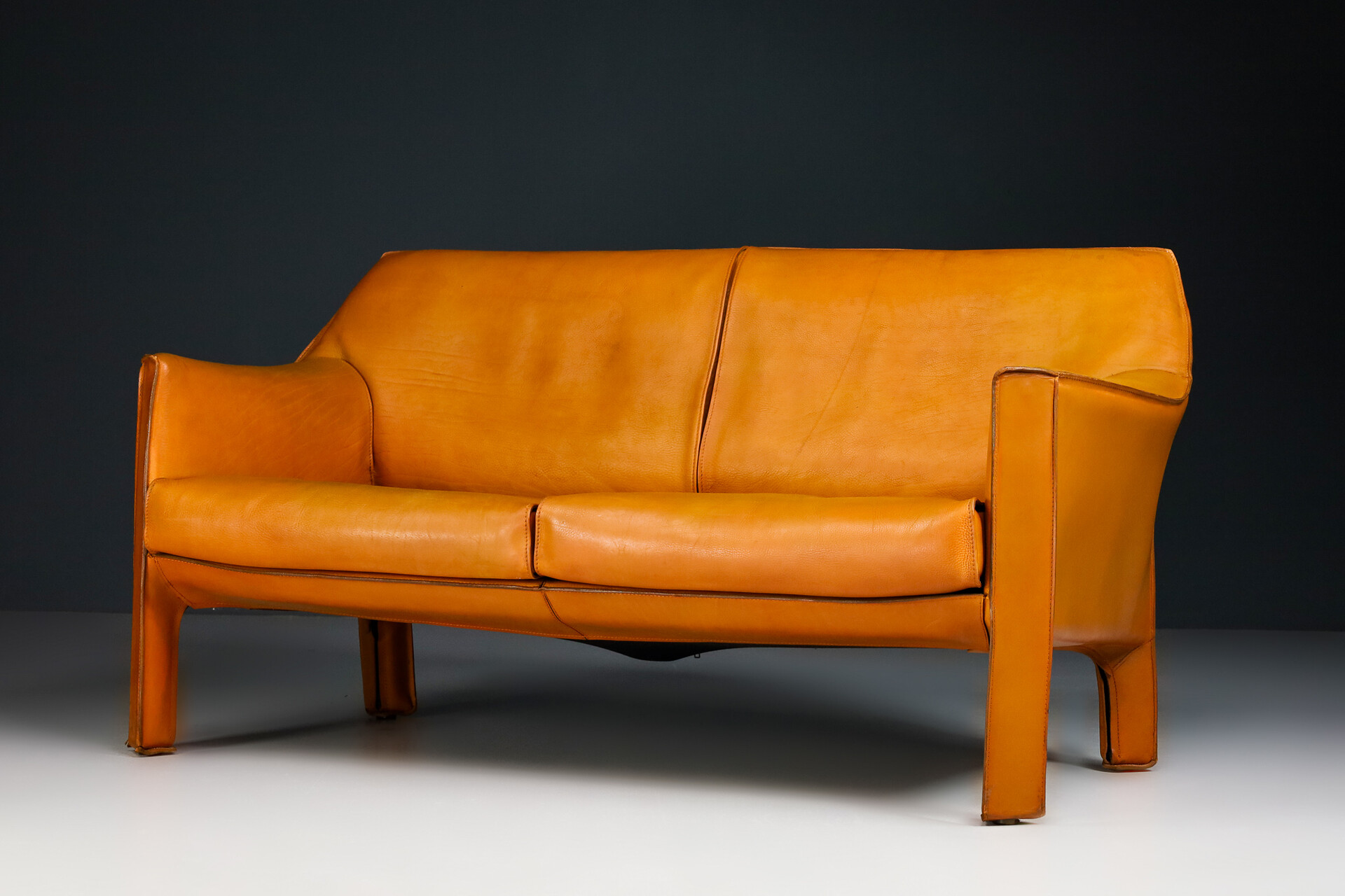 Mid century modern Mario Bellini for Cassina Cab 415 Buffalo Cognac Leather Sofa/Bench Italy, 1980s Mid-20th century