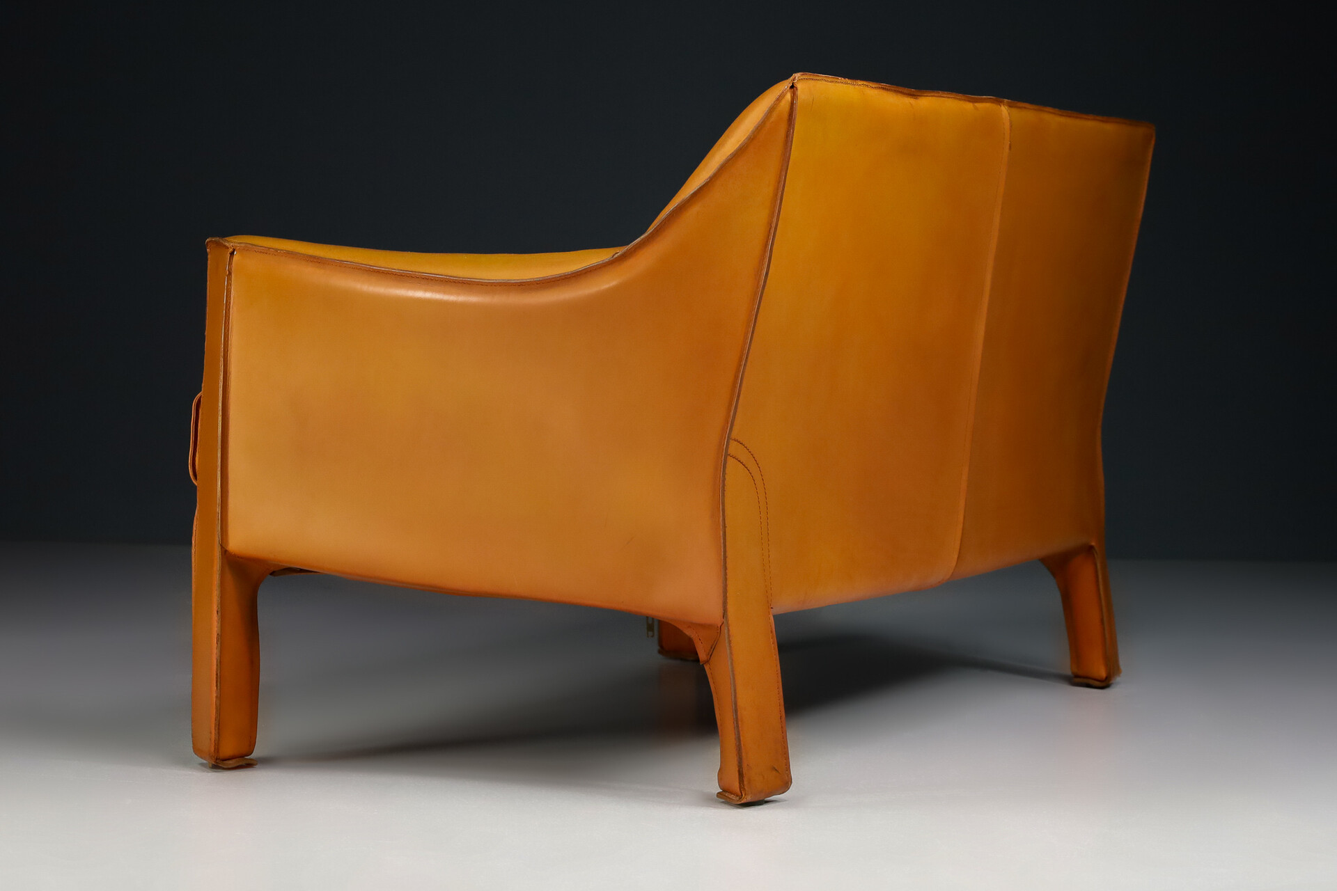 Mid century modern Mario Bellini for Cassina Cab 415 Buffalo Cognac Leather Sofa/Bench Italy, 1980s Mid-20th century