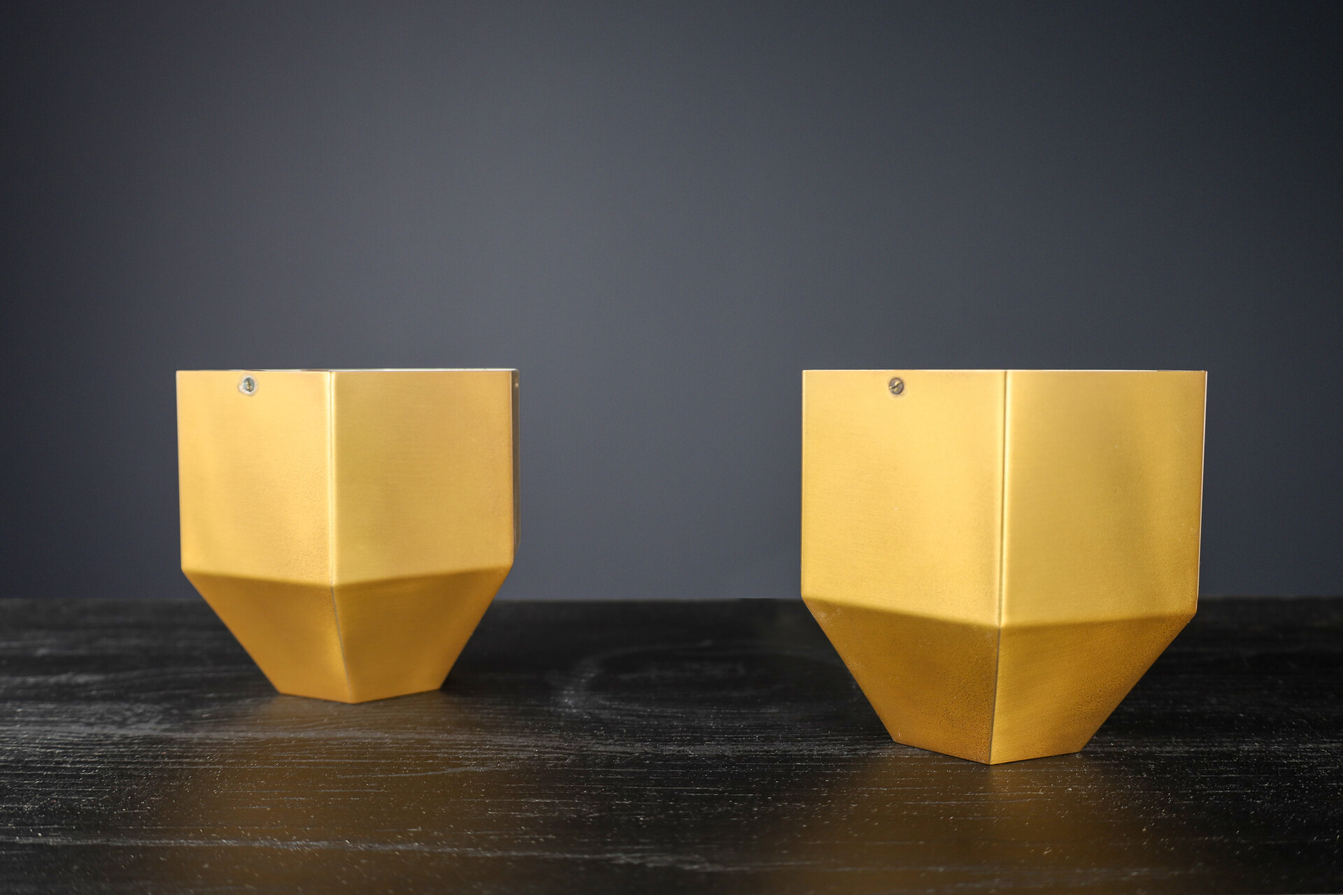 Mid century modern Max Ingrand for Fontana Arte, model 2202 Table Lamps in oxidized brass and etched crystal glass shade, Italy, 1960s Mid-20th century