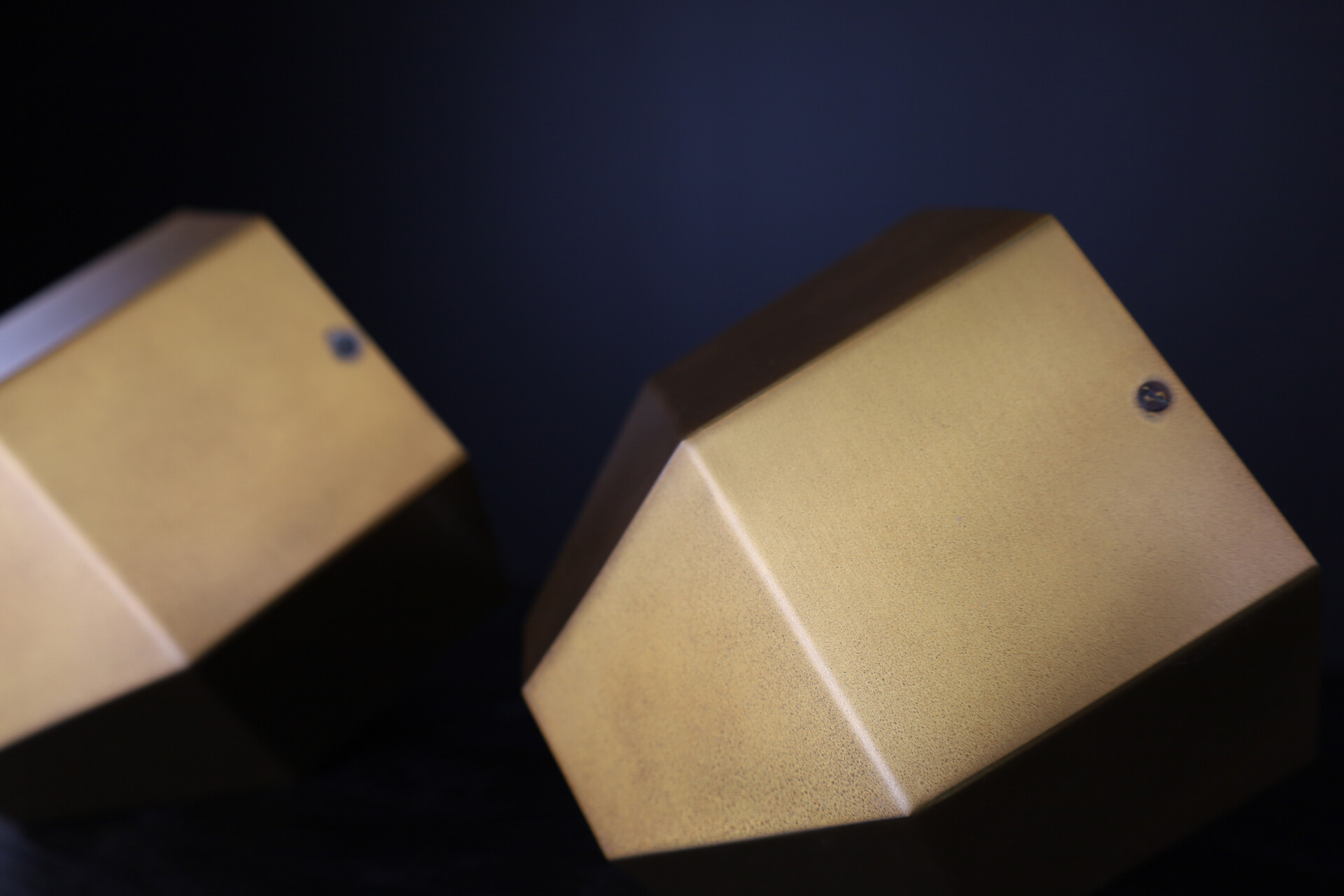 Mid century modern Max Ingrand for Fontana Arte, model 2202 Table Lamps in oxidized brass and etched crystal glass shade, Italy, 1960s Mid-20th century