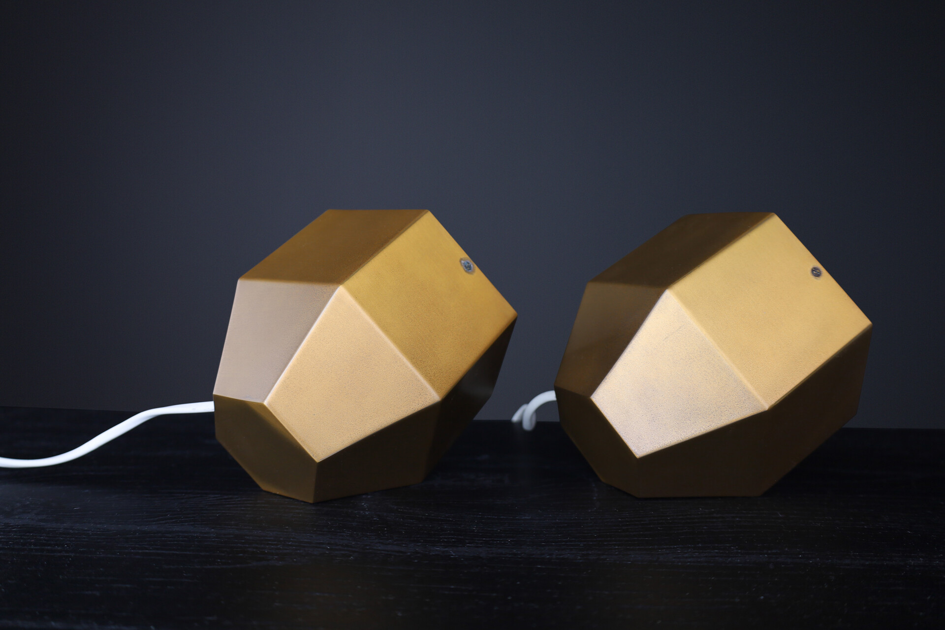 Mid century modern Max Ingrand for Fontana Arte, model 2202 Table Lamps in oxidized brass and etched crystal glass shade, Italy, 1960s Mid-20th century