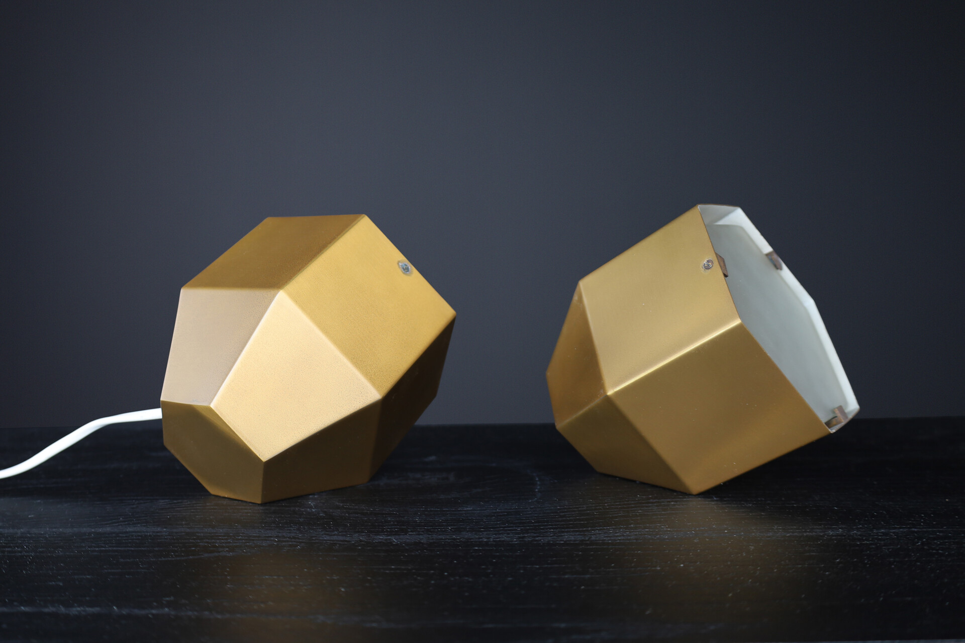 Mid century modern Max Ingrand for Fontana Arte, model 2202 Table Lamps in oxidized brass and etched crystal glass shade, Italy, 1960s Mid-20th century