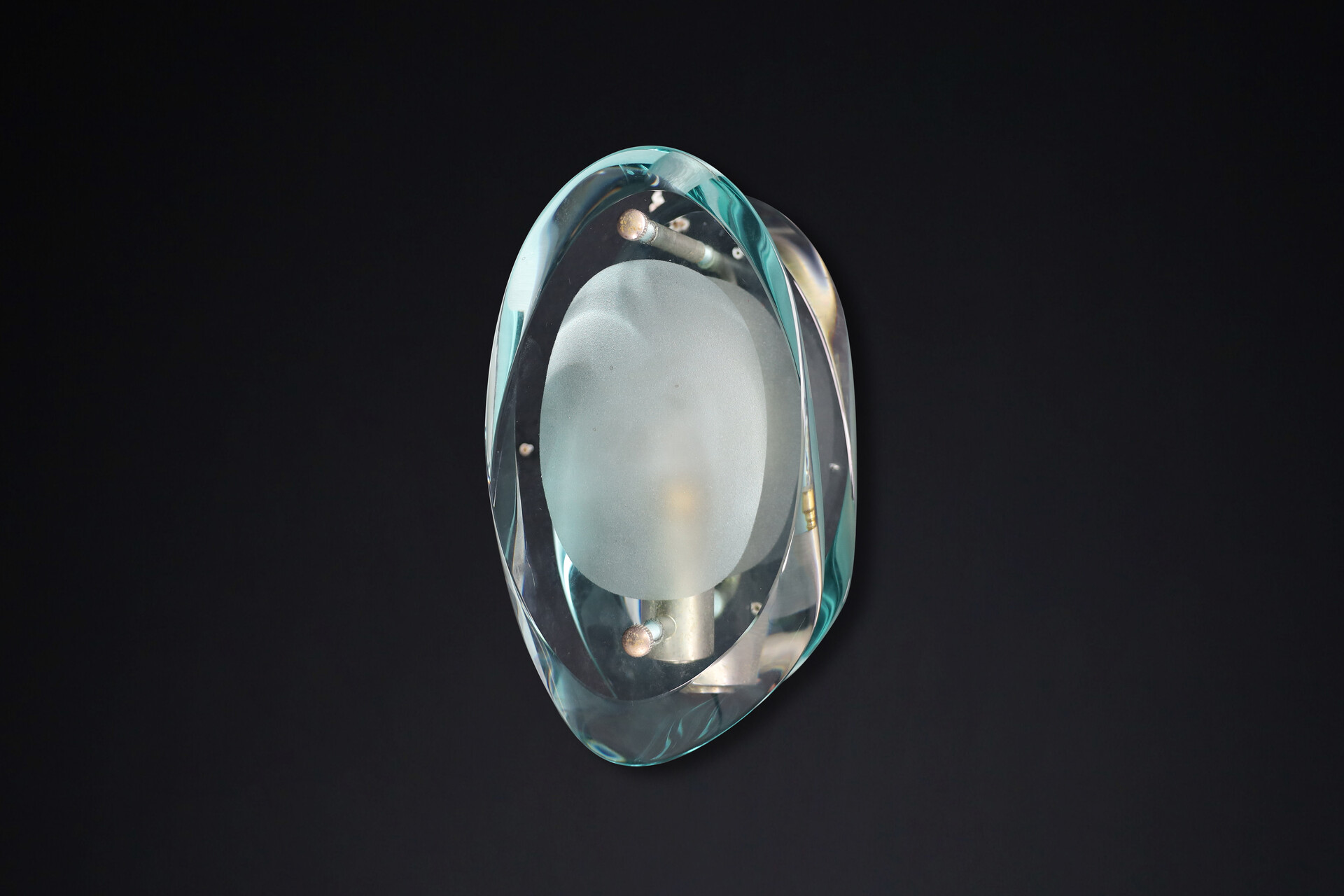 Mid century modern Max Ingrand Pair of two Murano Wall sconces for Fontana Arte Model 2093, Italy 1961. Mid-20th century