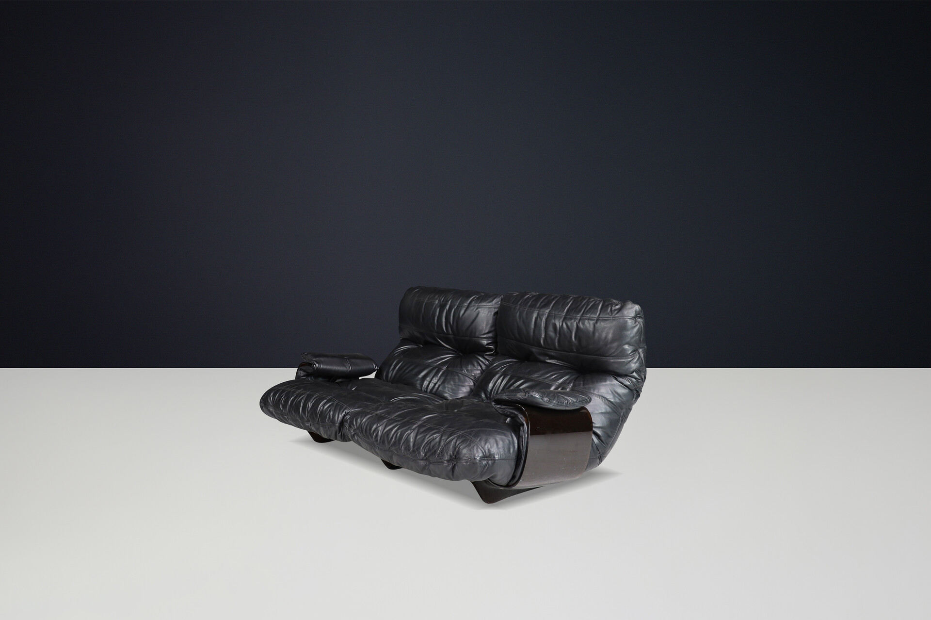 Mid century modern Michel Ducaroy Marsala lounge sofa in Black leather Ligne Roset France 1970s Late-20th century