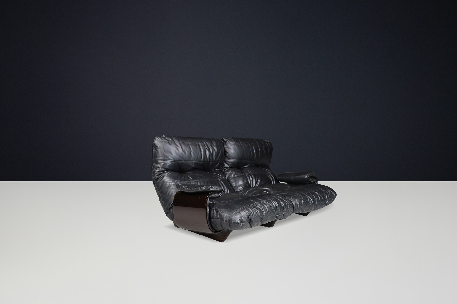 Mid century modern Michel Ducaroy Marsala lounge sofa in Black leather Ligne Roset France 1970s Late-20th century