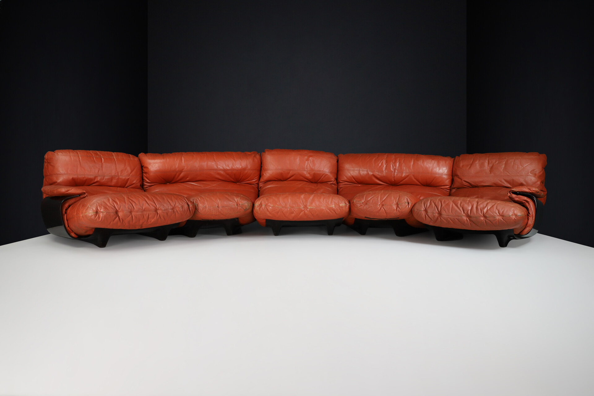 Mid century modern Michel Ducaroy Marsala Lounge Sofa set/5 In Patinated Leather Ligne Roset France 1970 Mid-20th century