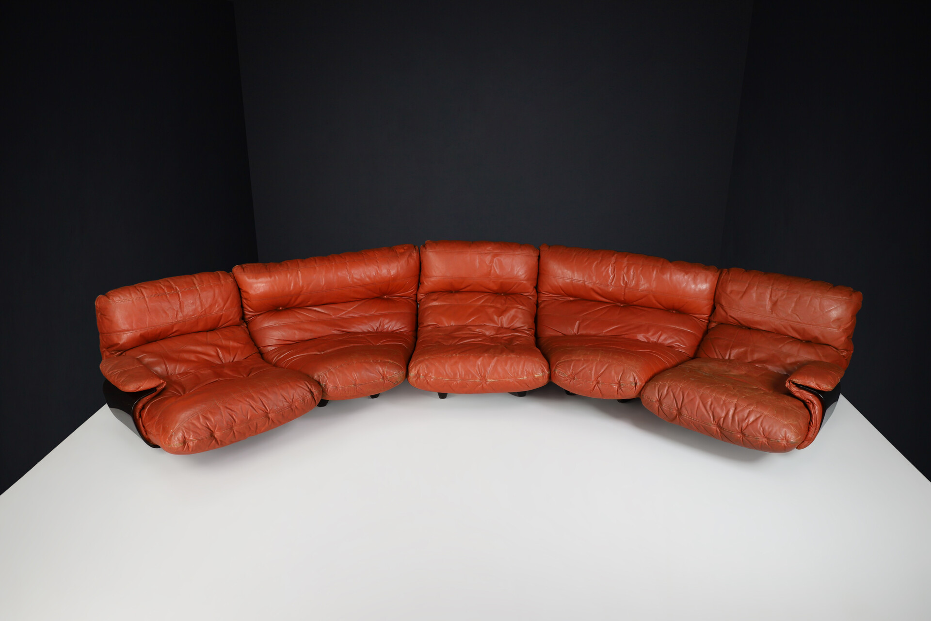 Mid century modern Michel Ducaroy Marsala Lounge Sofa set/5 In Patinated Leather Ligne Roset France 1970 Mid-20th century
