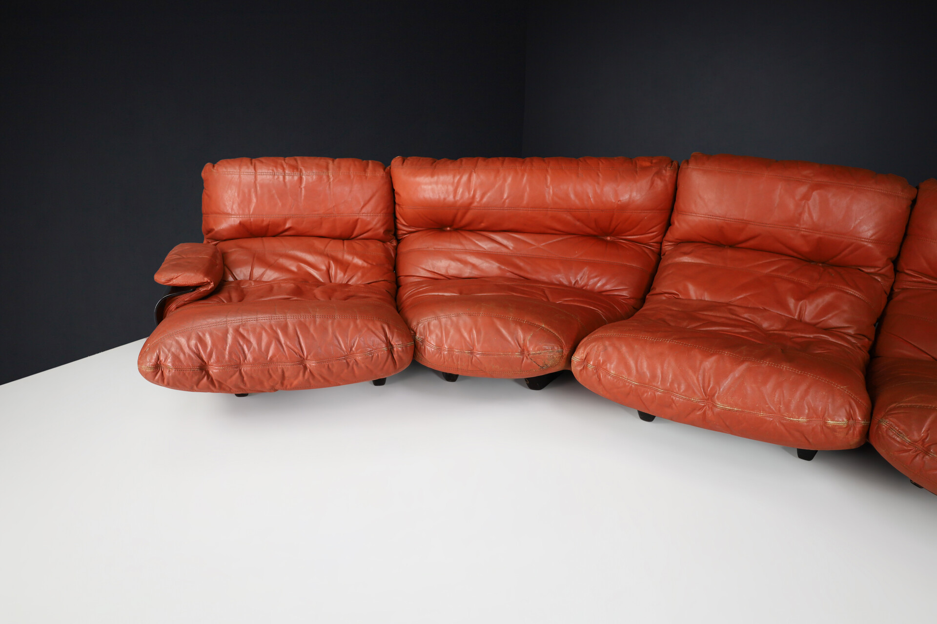 Mid century modern Michel Ducaroy Marsala Lounge Sofa set/5 In Patinated Leather Ligne Roset France 1970 Mid-20th century