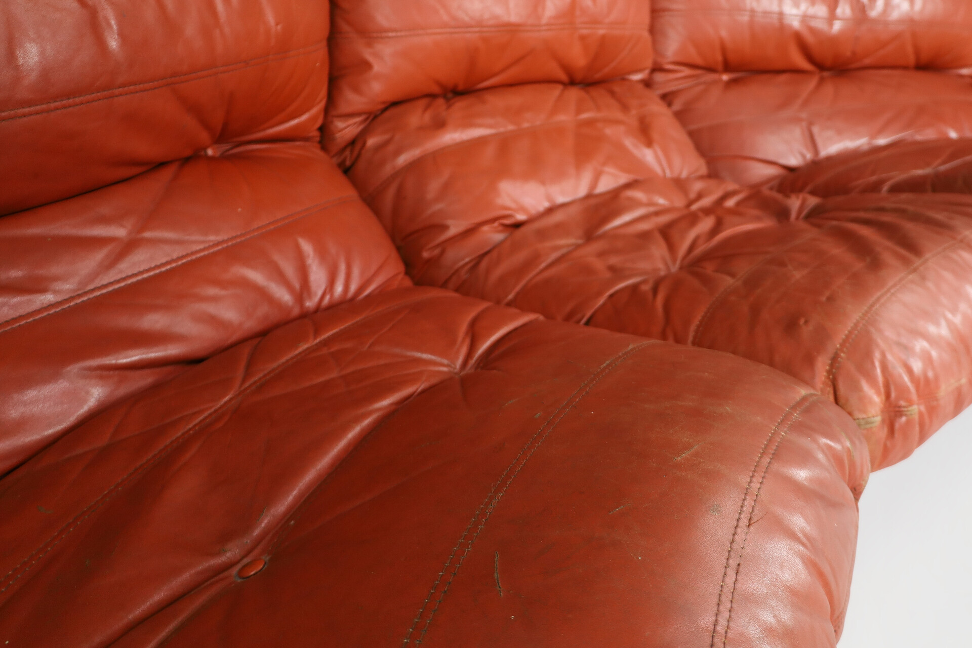 Mid century modern Michel Ducaroy Marsala Lounge Sofa set/5 In Patinated Leather Ligne Roset France 1970 Mid-20th century