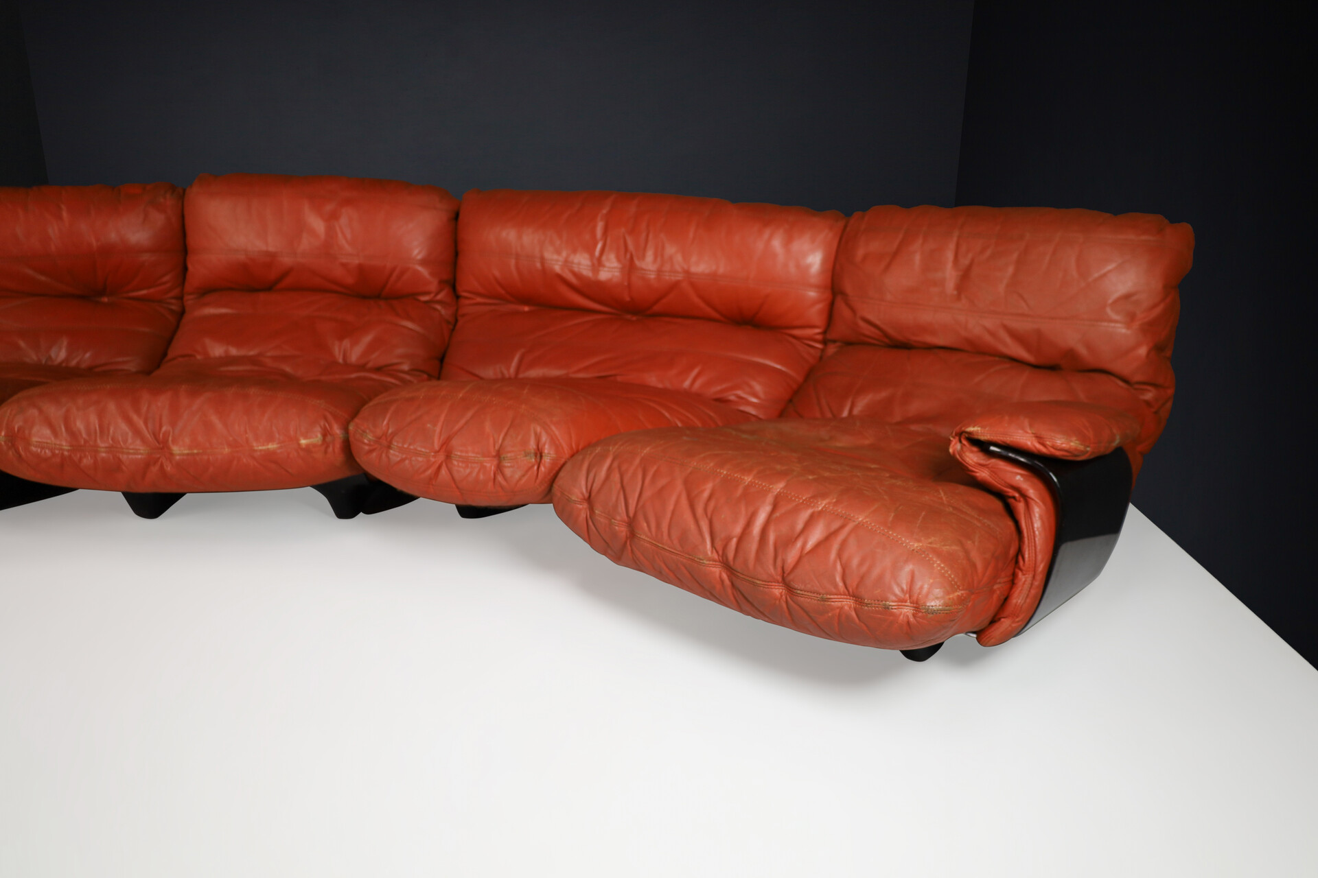 Mid century modern Michel Ducaroy Marsala Lounge Sofa set/5 In Patinated Leather Ligne Roset France 1970 Mid-20th century