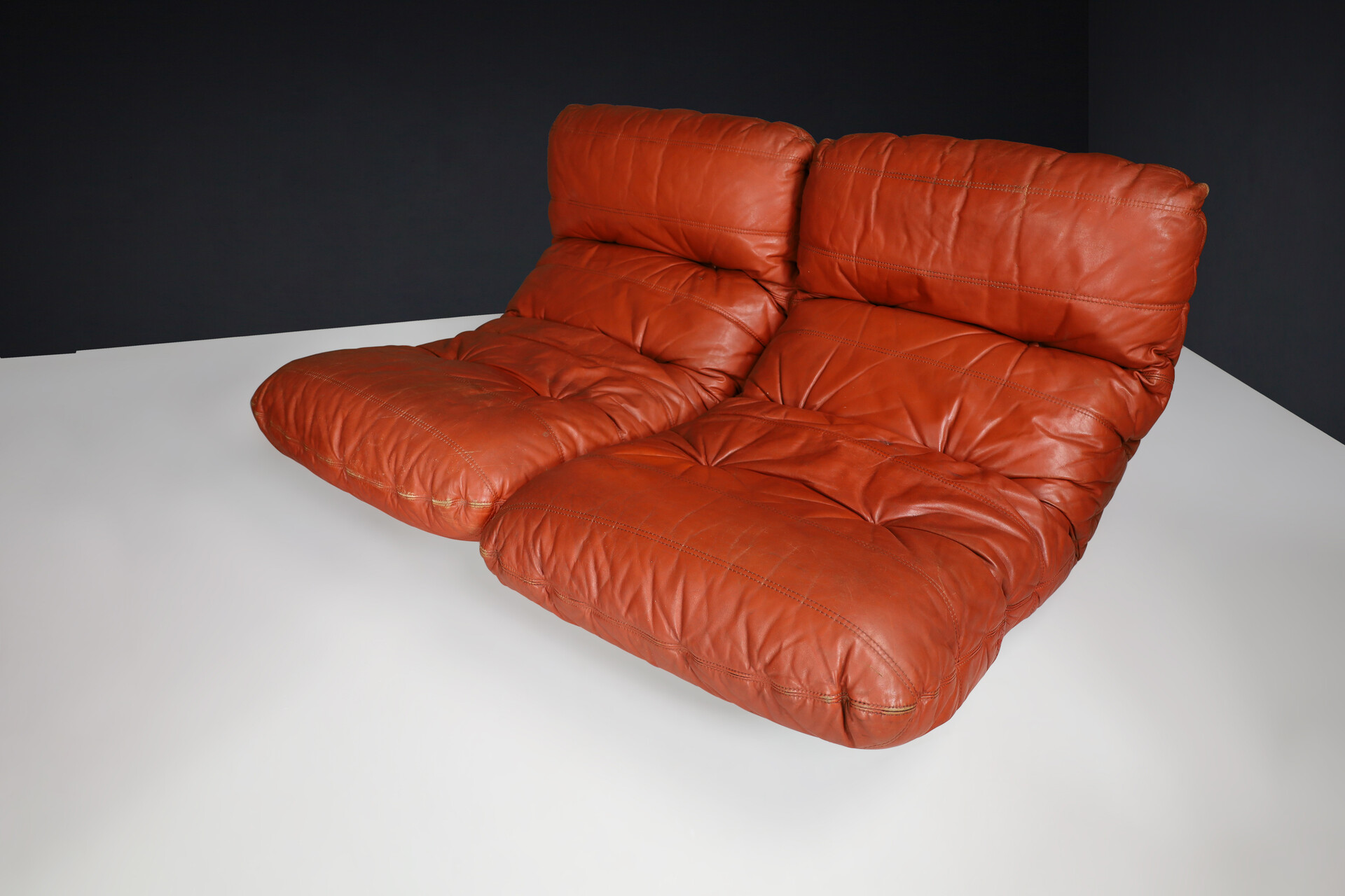 Mid century modern Michel Ducaroy Marsala Lounge Sofa set/5 In Patinated Leather Ligne Roset France 1970 Mid-20th century