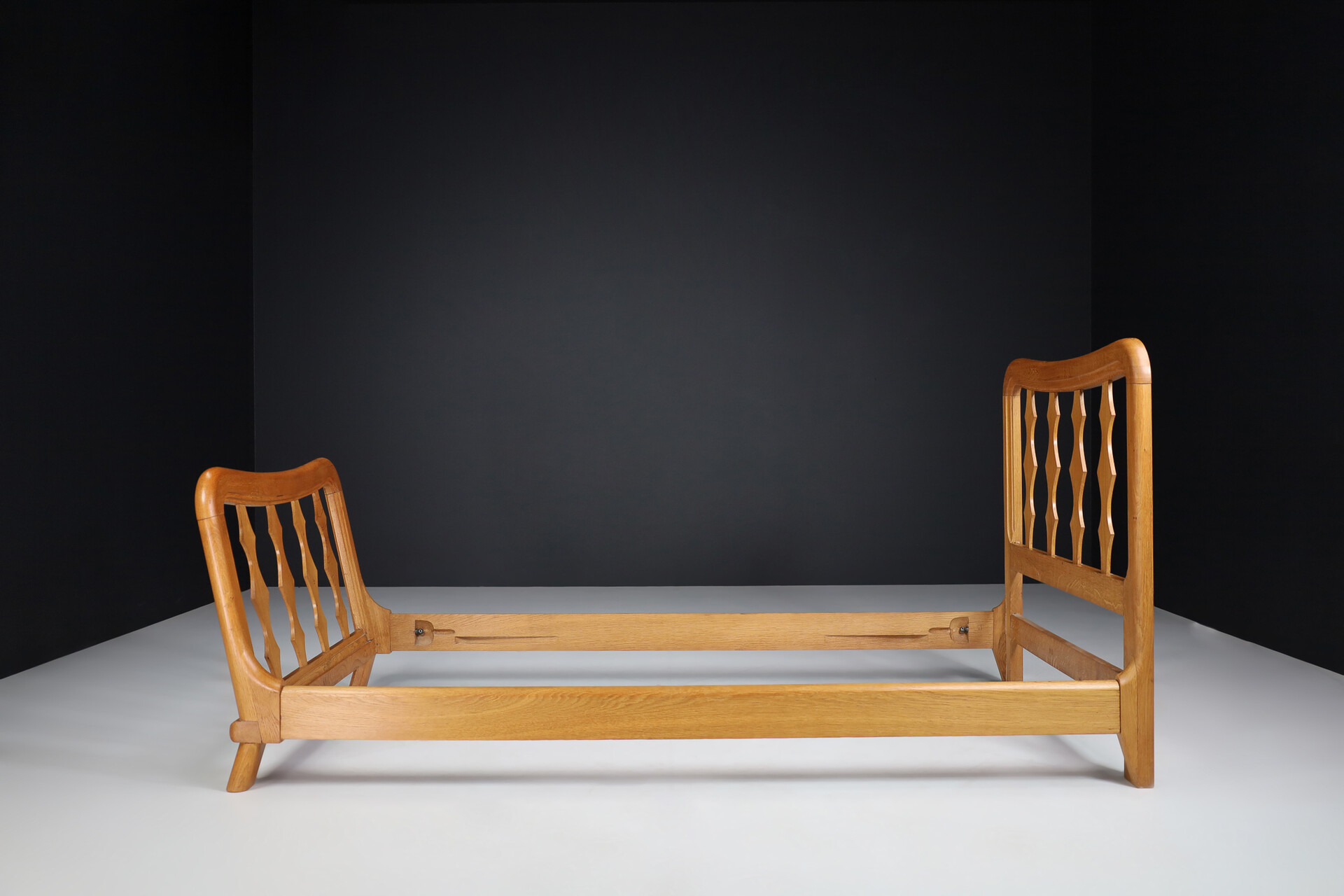 Mid century modern Modern Guillerme & Chambron Bed In Solid Blond Oak , France 1960s Mid-20th Century Mid-20th century