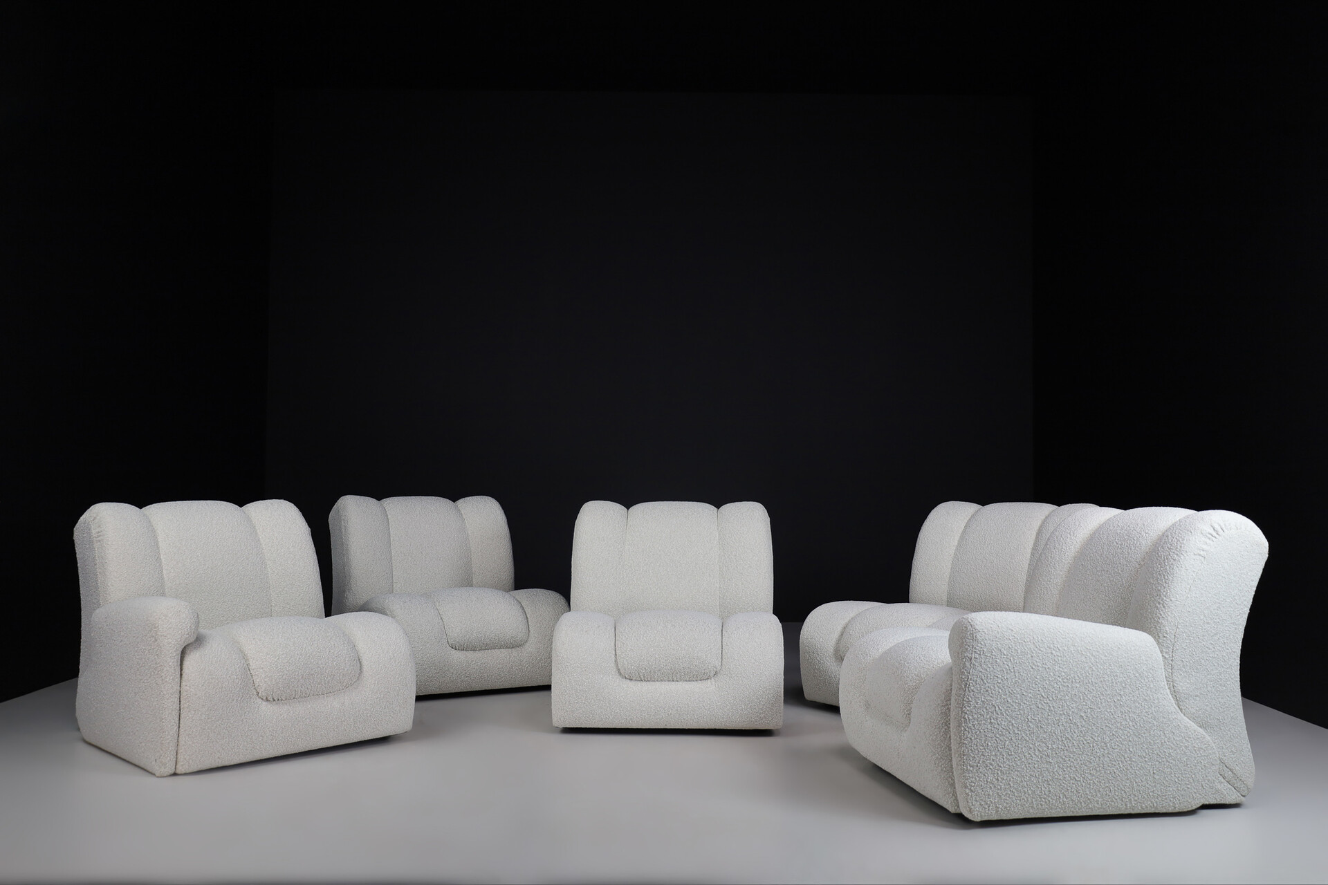 Mid century modern Modular lounge sofa / chairs in new bouclé fabric, italy 1970s Late-20th century