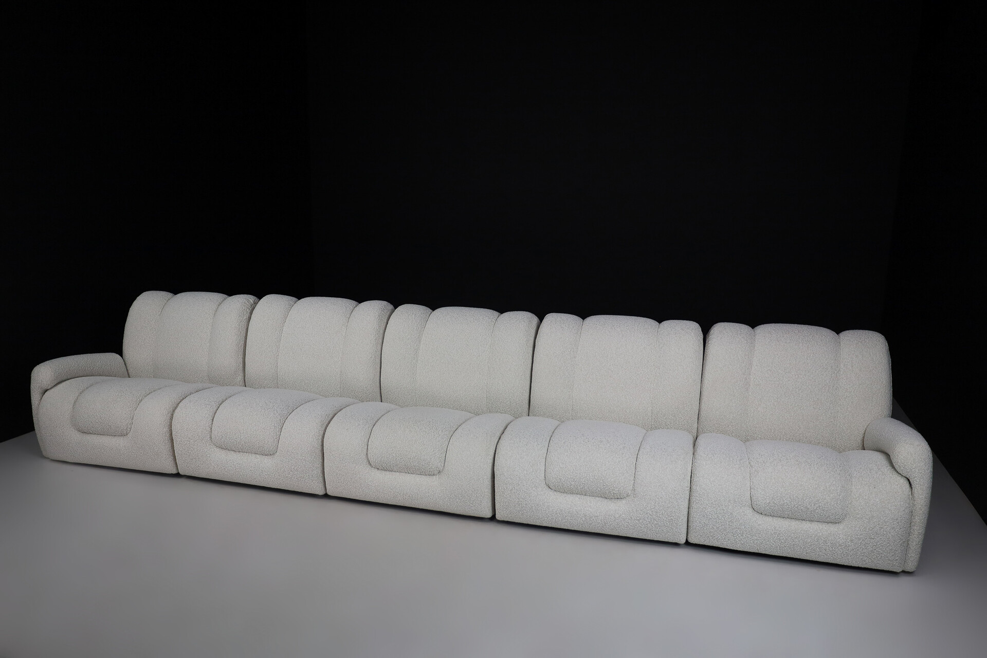 Mid century modern Modular lounge sofa / chairs in new bouclé fabric, italy 1970s Late-20th century