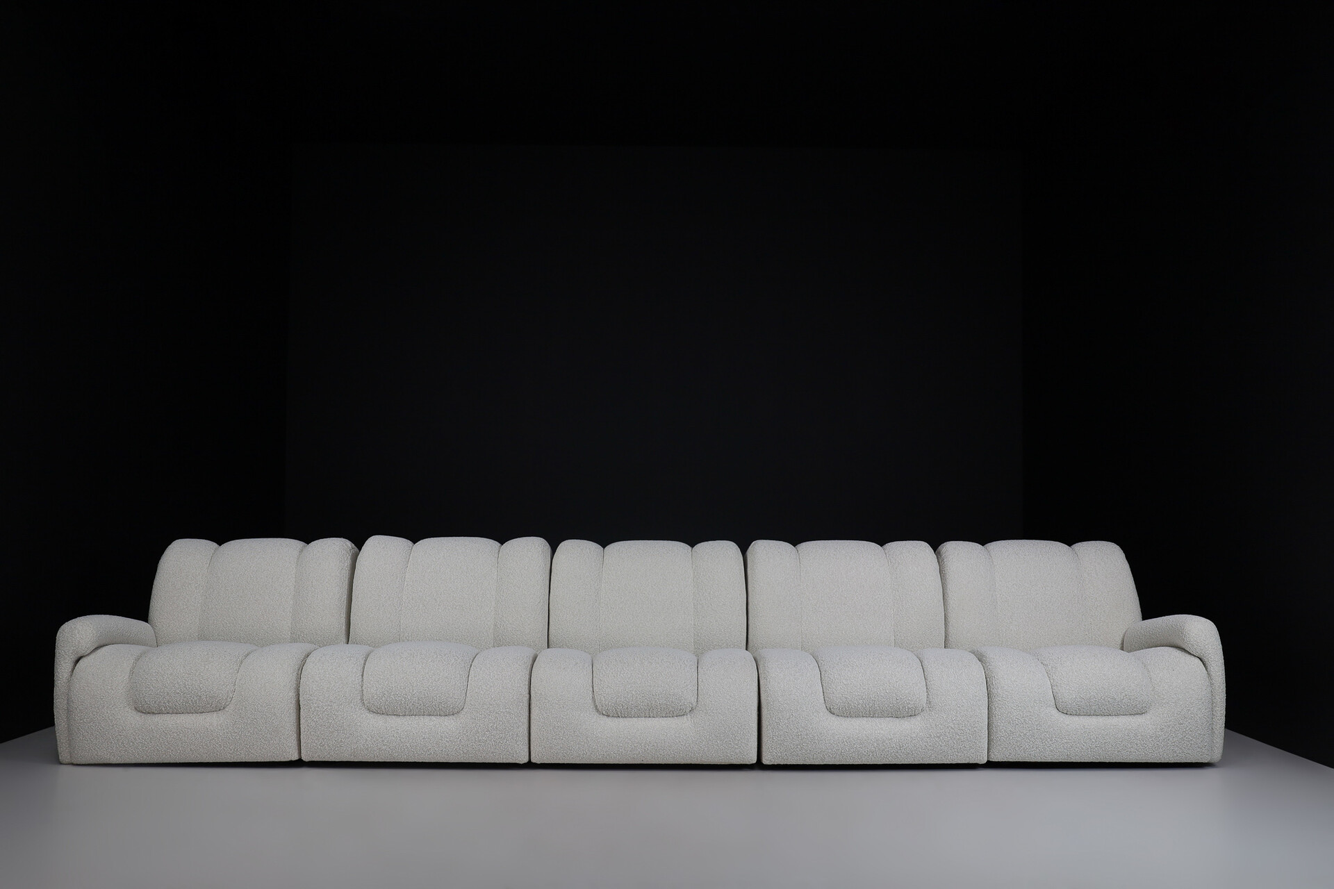 Mid century modern Modular lounge sofa / chairs in new bouclé fabric, italy 1970s Late-20th century