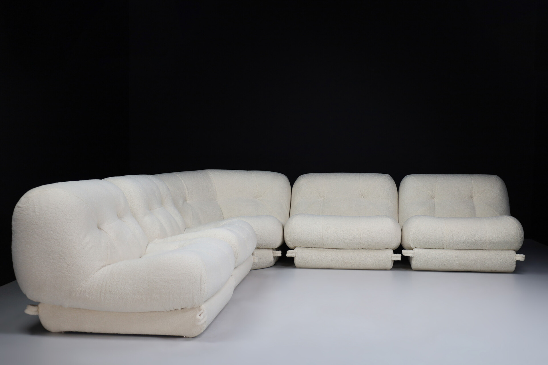 Mid century modern Modular lounge sofa / chairs in new teddy fabric by Nuvolone for Mimi Padova  , italy 1970s Mid-20th century