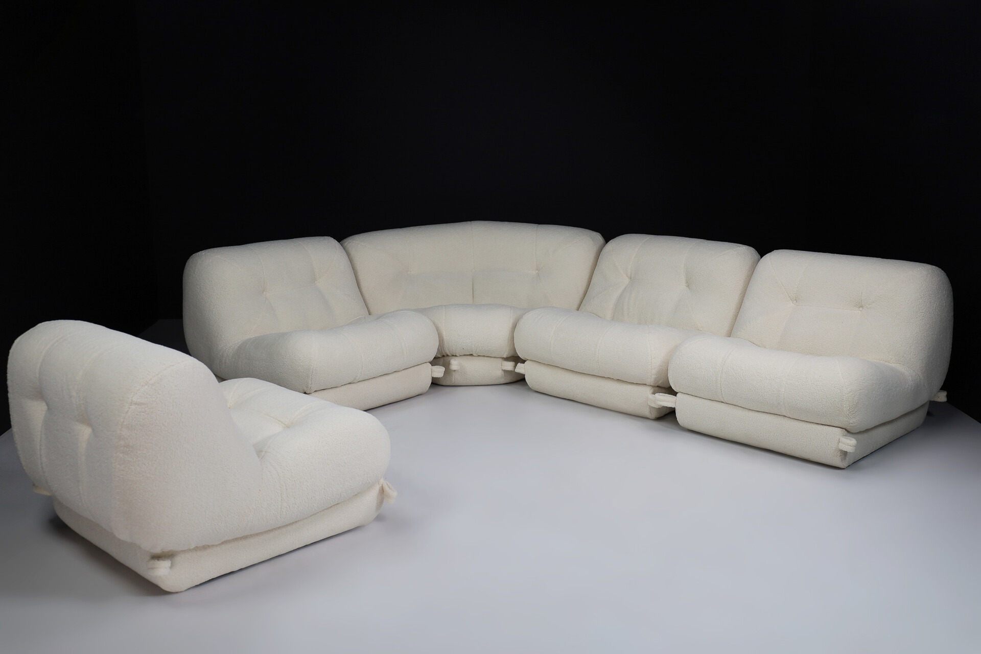 Mid century modern Modular lounge sofa / chairs in new teddy fabric by Nuvolone for Mimi Padova  , italy 1970s Mid-20th century
