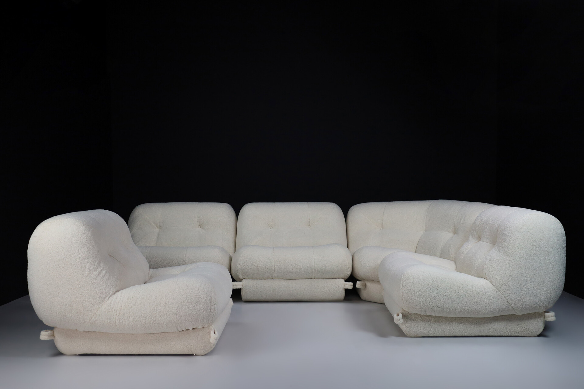 Mid century modern Modular lounge sofa / chairs in new teddy fabric by Nuvolone for Mimi Padova  , italy 1970s Mid-20th century