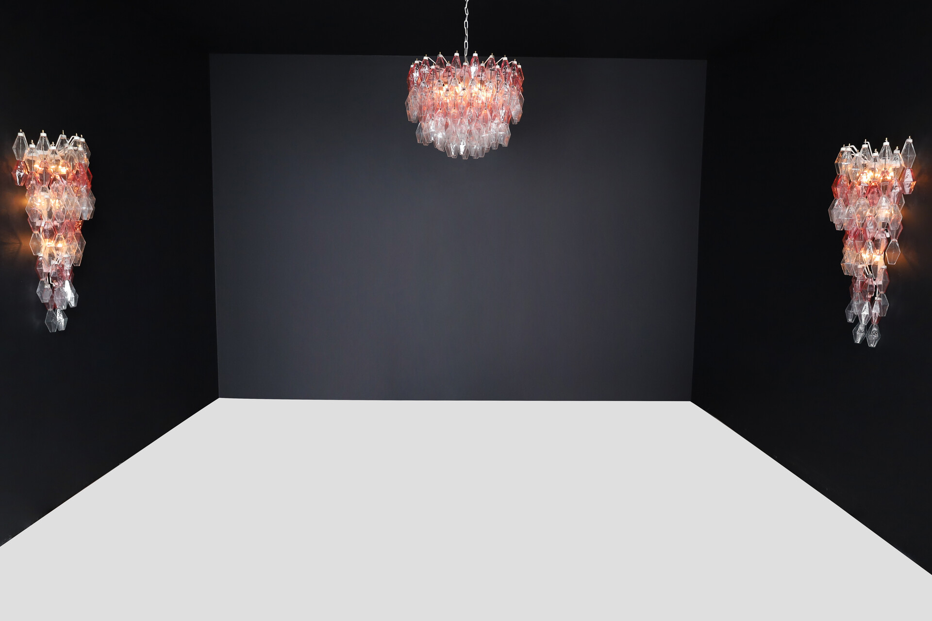 Mid century modern Murano Poliedri Chandelier In Pink Murano Glass Carlo Scarpa / Venini , Italy 1960 Mid-20th century