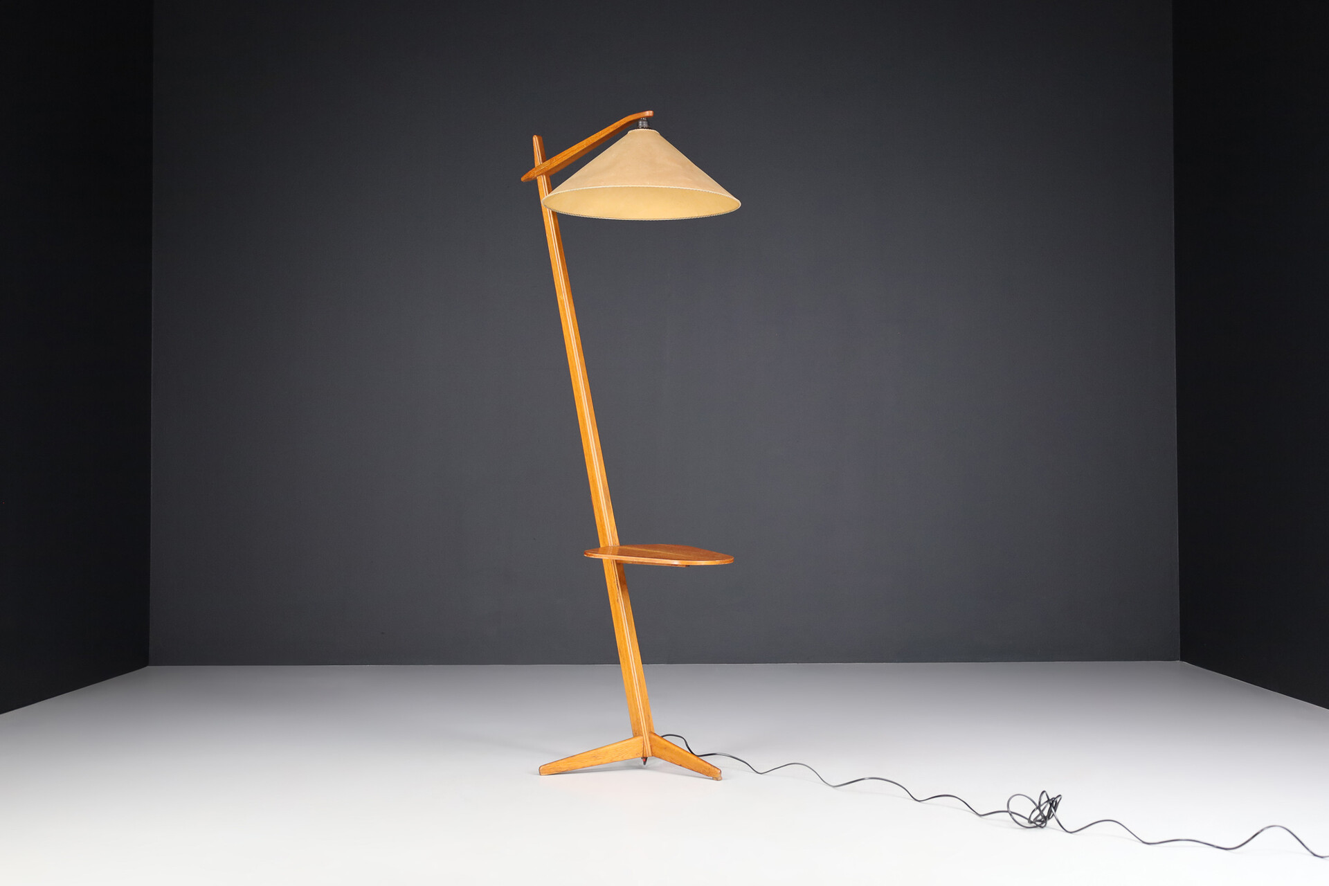 Mid century modern Oak floor lamp by Krasna Jizba, CZ 1950 Mid-20th century