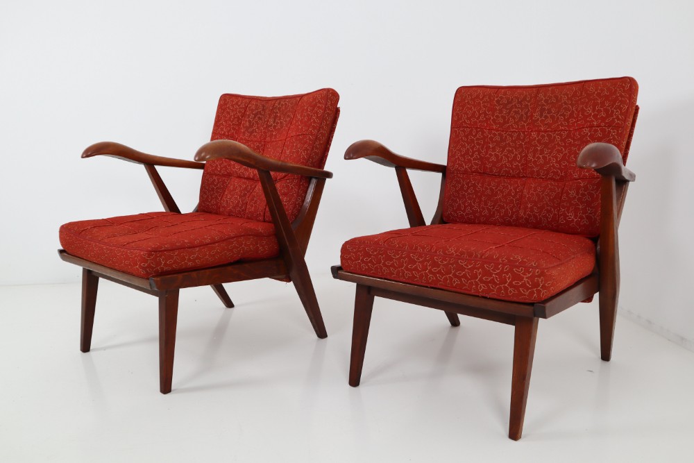 Mid century modern Oak Pair of Lounge Chairs with Sculptural Oak Wooden Frame Czech Republic, 1950s Mid-20th century