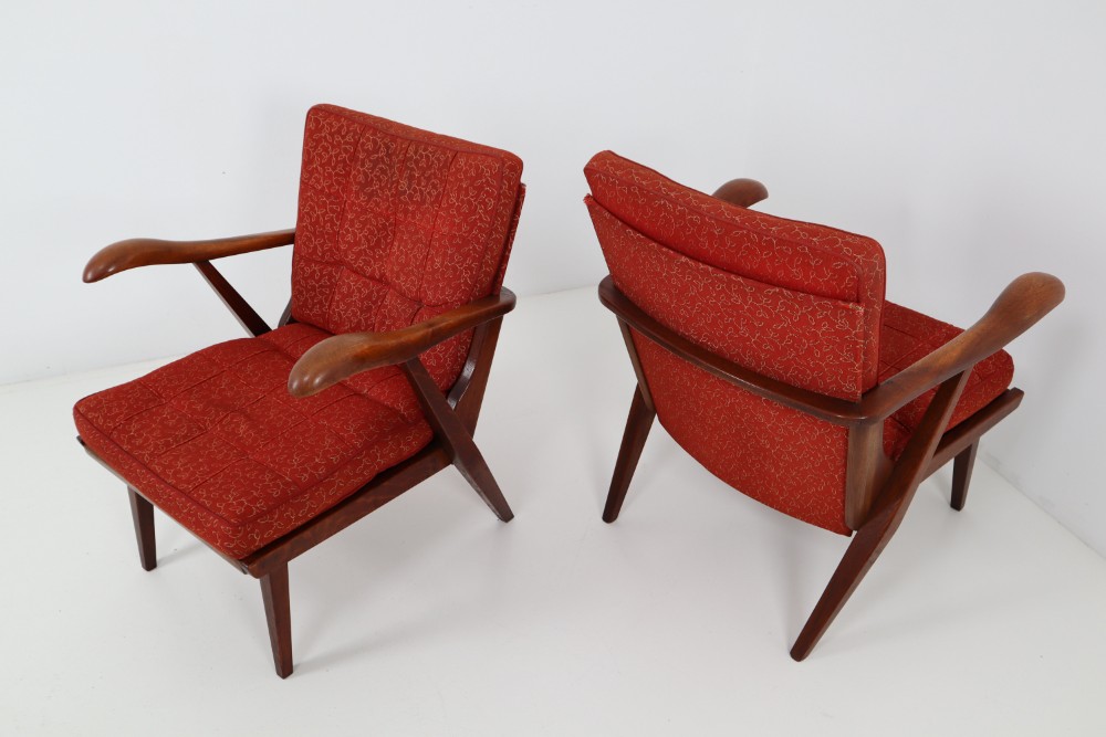 Mid century modern Oak Pair of Lounge Chairs with Sculptural Oak Wooden Frame Czech Republic, 1950s Mid-20th century