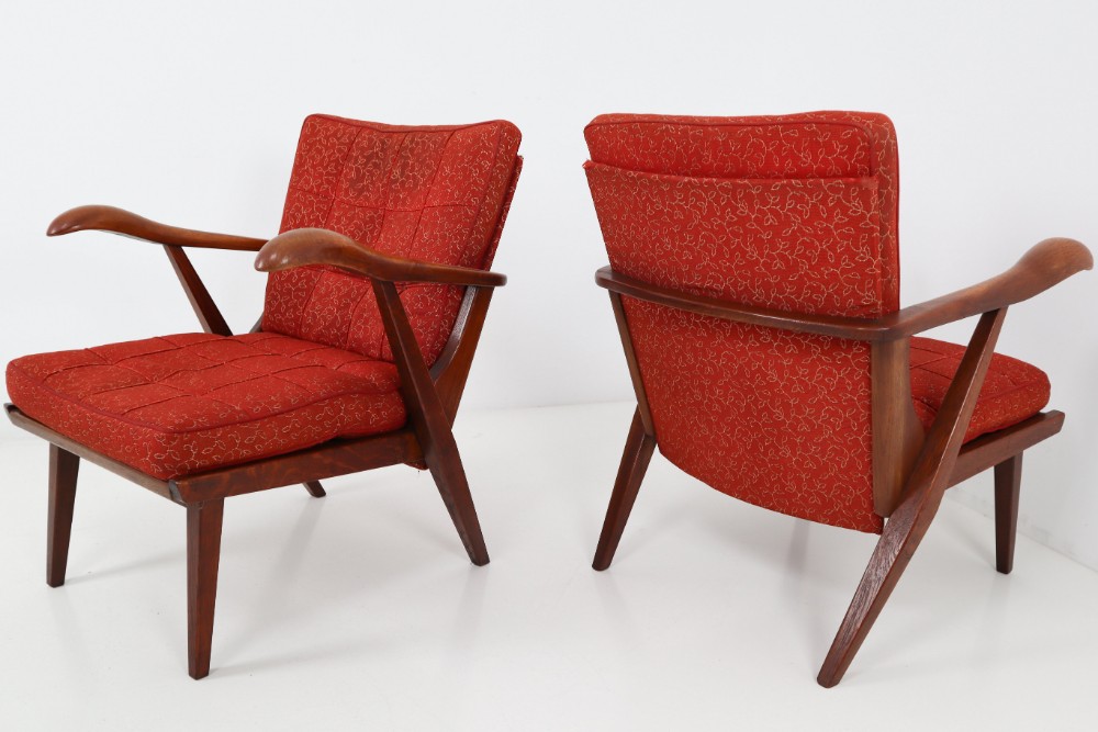 Mid century modern Oak Pair of Lounge Chairs with Sculptural Oak Wooden Frame Czech Republic, 1950s Mid-20th century