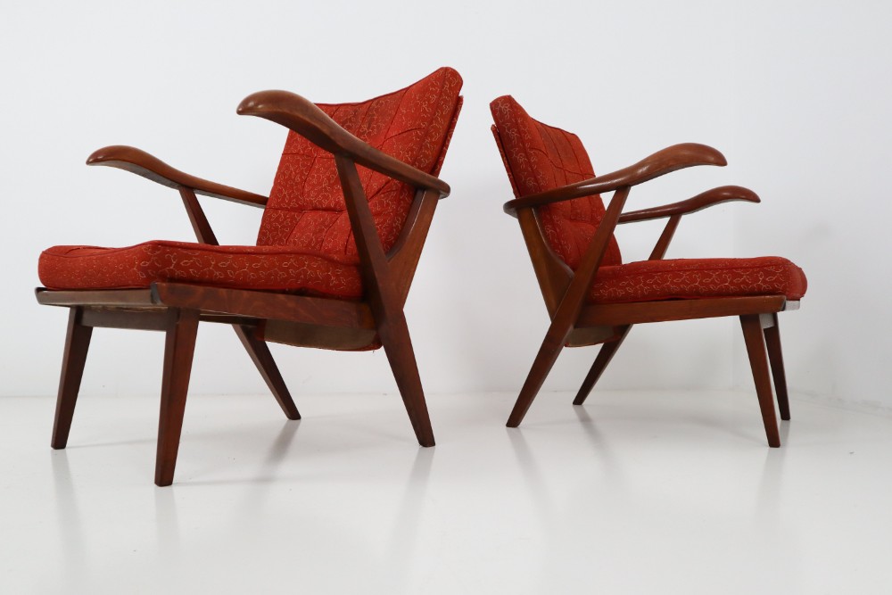 Mid century modern Oak Pair of Lounge Chairs with Sculptural Oak Wooden Frame Czech Republic, 1950s Mid-20th century