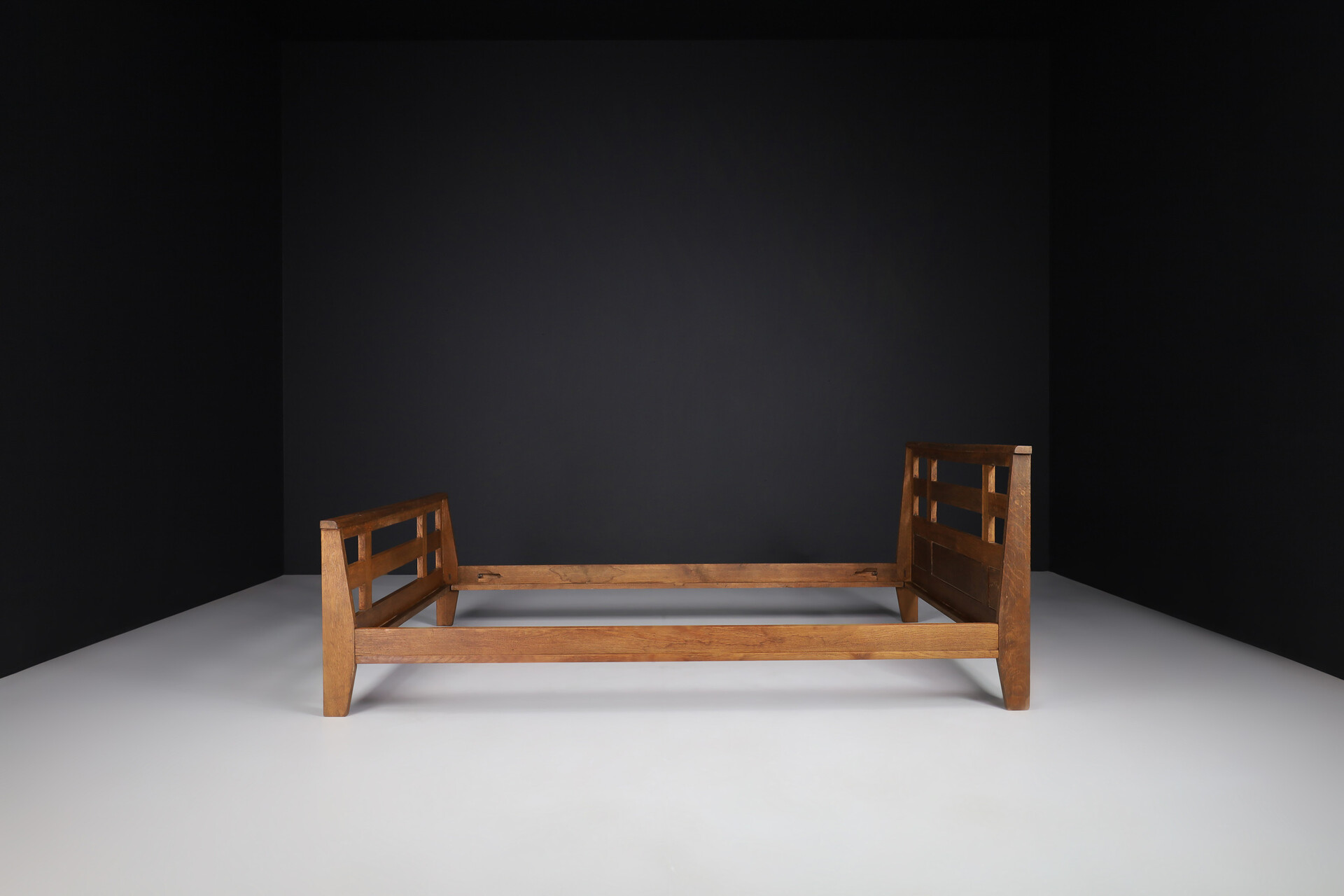 Mid century modern Oak Reconstruction bed in oak By René Gabriel, France, 1940's Mid-20th century