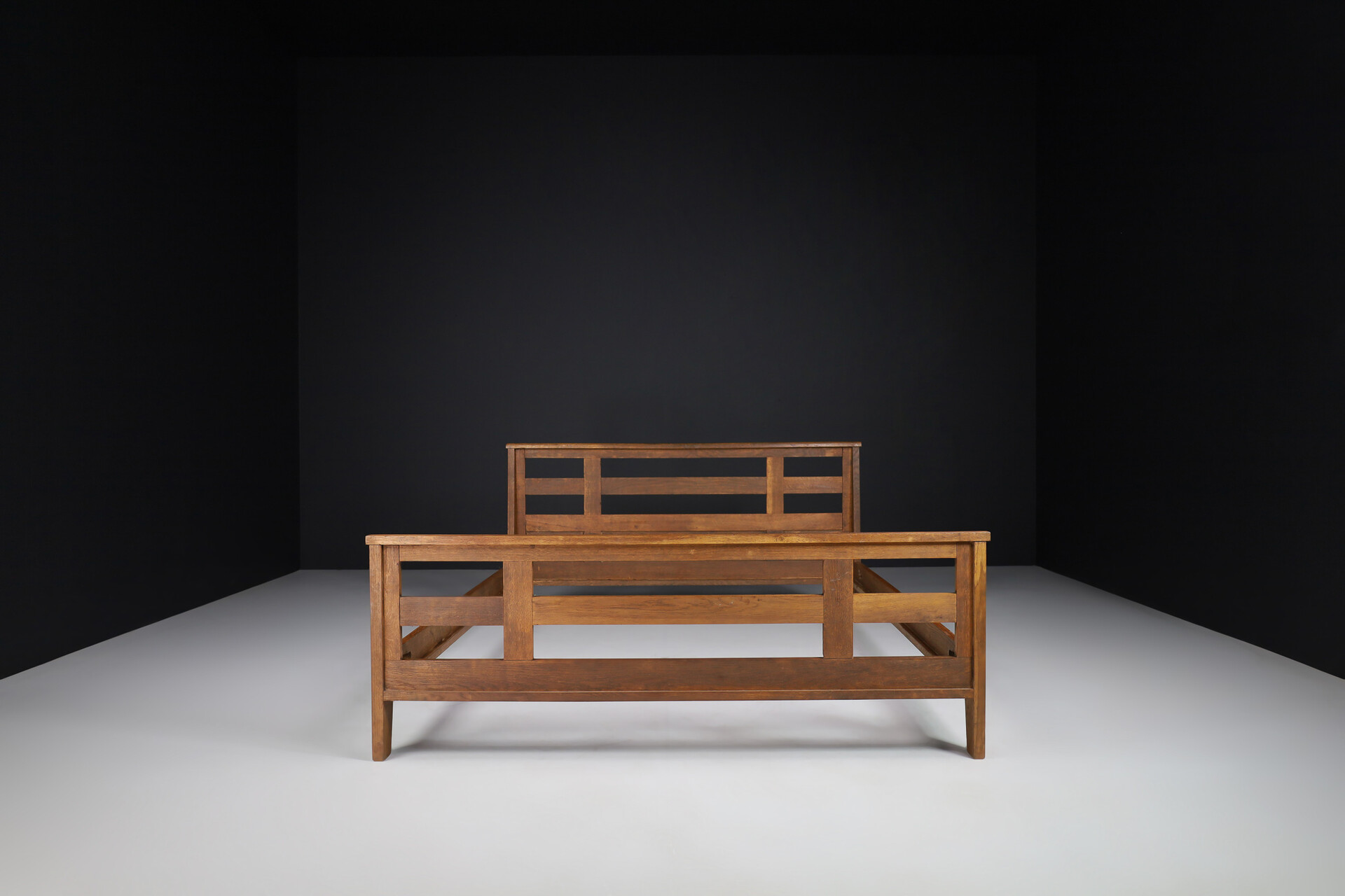 Mid century modern Oak Reconstruction bed in oak By René Gabriel, France, 1940's Mid-20th century