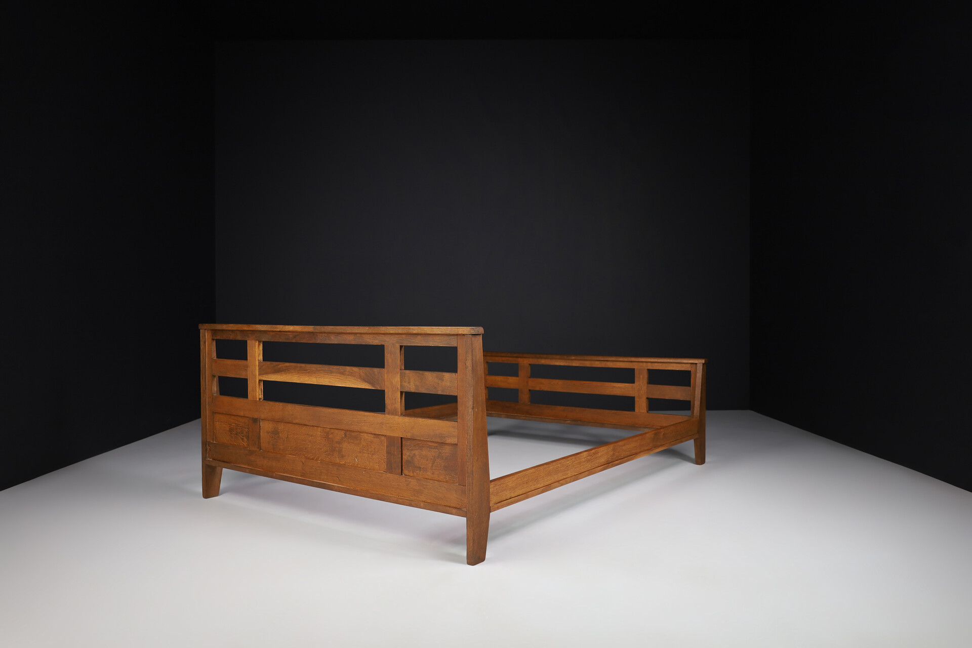 Mid century modern Oak Reconstruction bed in oak By René Gabriel, France, 1940's Mid-20th century