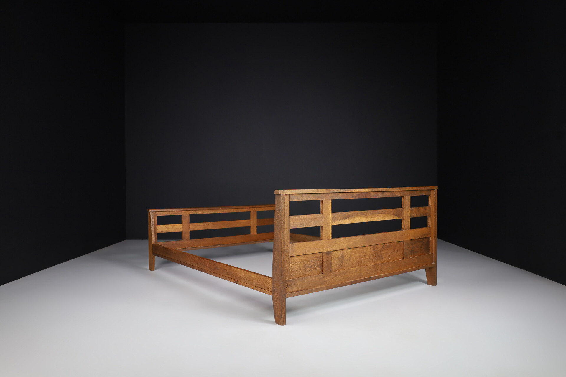 Mid century modern Oak Reconstruction bed in oak By René Gabriel, France, 1940's Mid-20th century