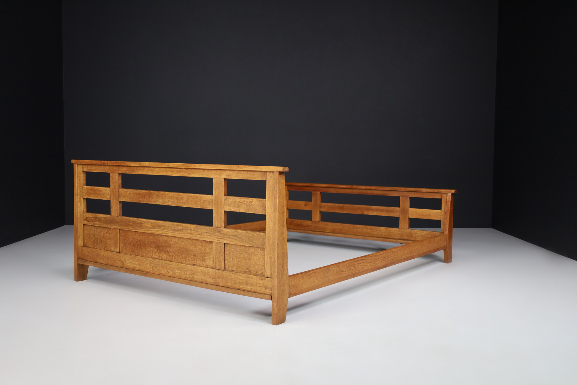 Mid century modern Oak Reconstruction bed in oak By René Gabriel, France, 1940's Mid-20th century