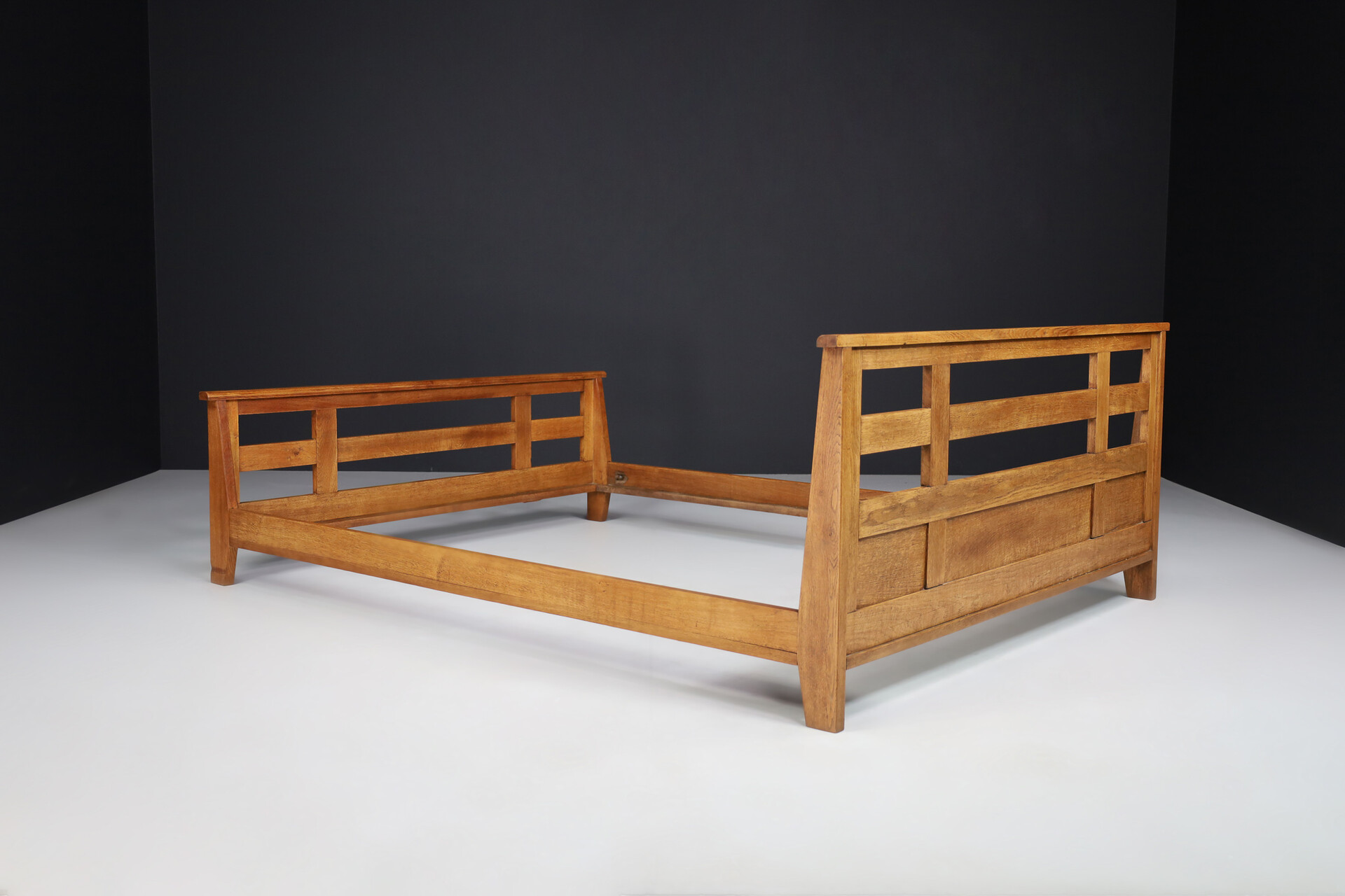 Mid century modern Oak Reconstruction bed in oak By René Gabriel, France, 1940's Mid-20th century