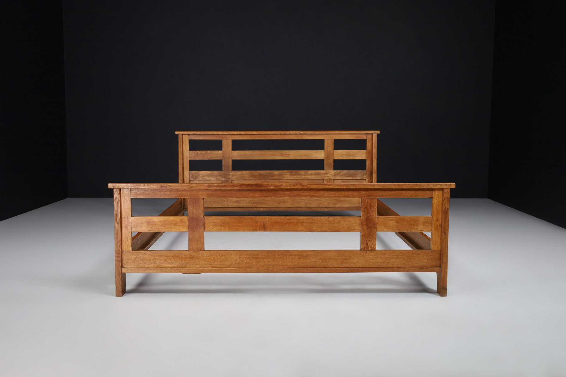 Mid century modern Oak Reconstruction bed in oak By René Gabriel, France, 1940's Mid-20th century
