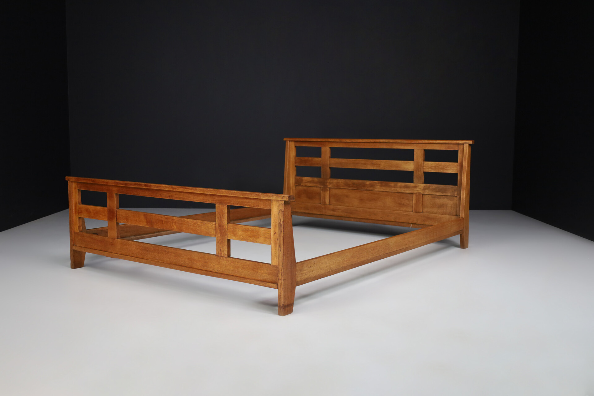 Mid century modern Oak Reconstruction bed in oak By René Gabriel, France, 1940's Mid-20th century