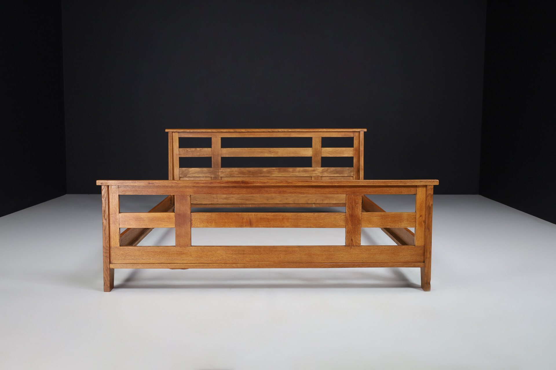 Mid century modern Oak Reconstruction bed in oak By René Gabriel, France, 1940's Mid-20th century