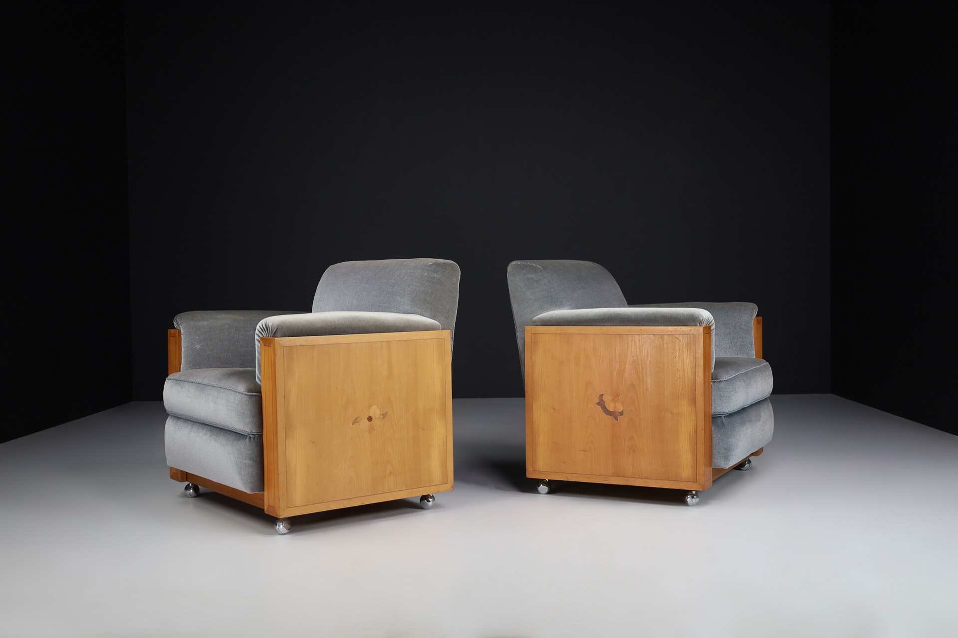 Mid century modern Original Bleu Velvet lounge chairs , The Netherlands 1940s Mid-20th century