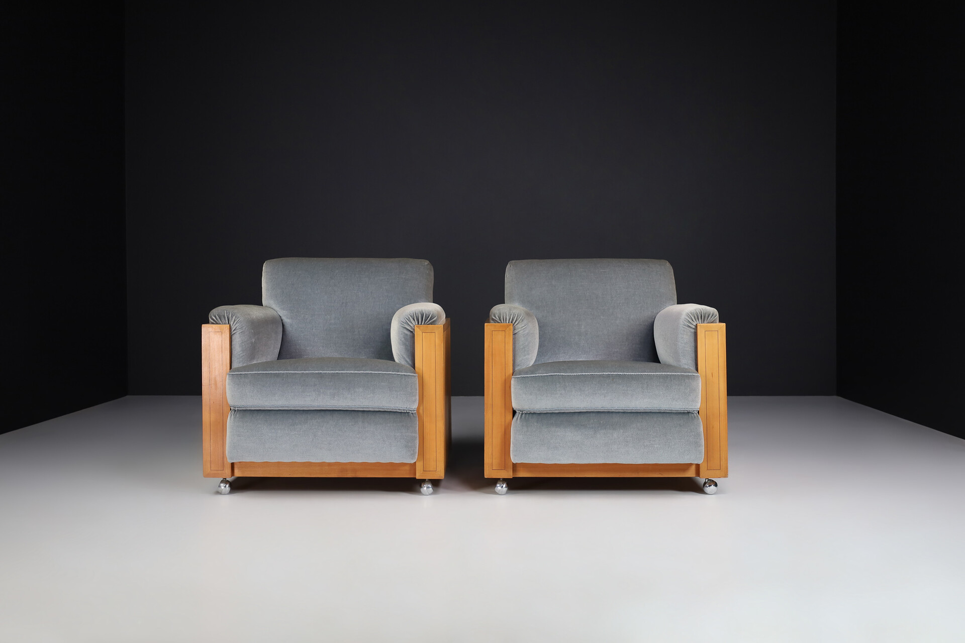 Mid century modern Original Bleu Velvet lounge chairs , The Netherlands 1940s Mid-20th century